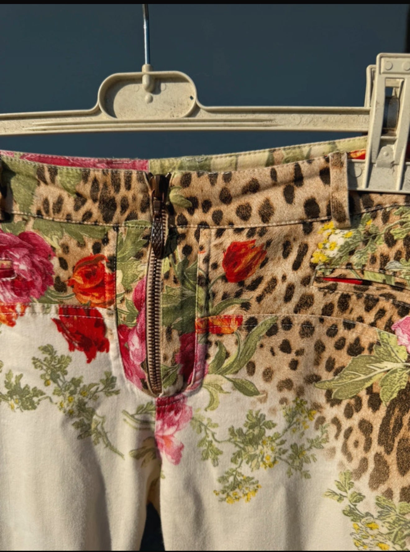 Completo Roberto Cavalli SS2002 Rose e leopardo
