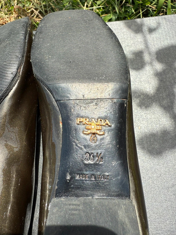 Ballerine Prada bicolore con gioiello