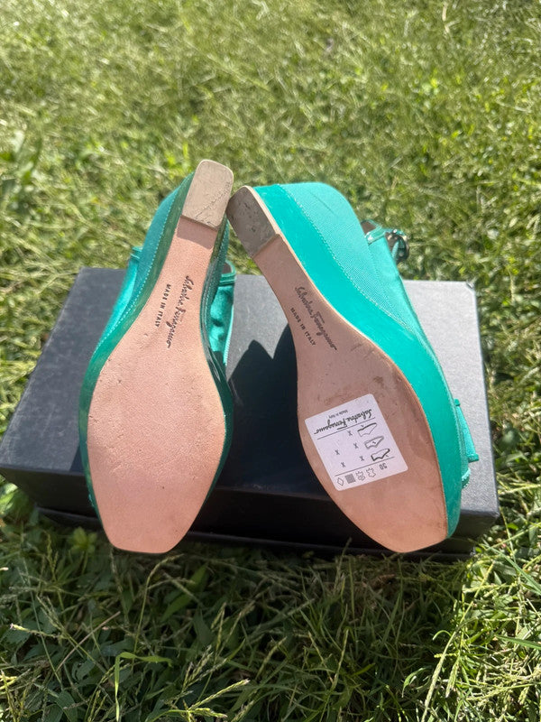 Sandali con zeppa alta Salvatore Ferragamo verde acqua nuovo