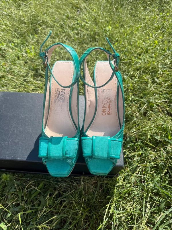 Sandali con zeppa alta Salvatore Ferragamo verde acqua nuovo