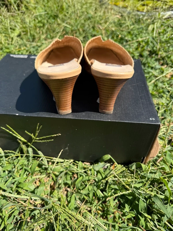 Sandali sabot con tacco in pelle intrecciata 90”