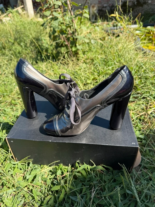 Tacchi décolleté chiusi Marc Jacobs 2000”