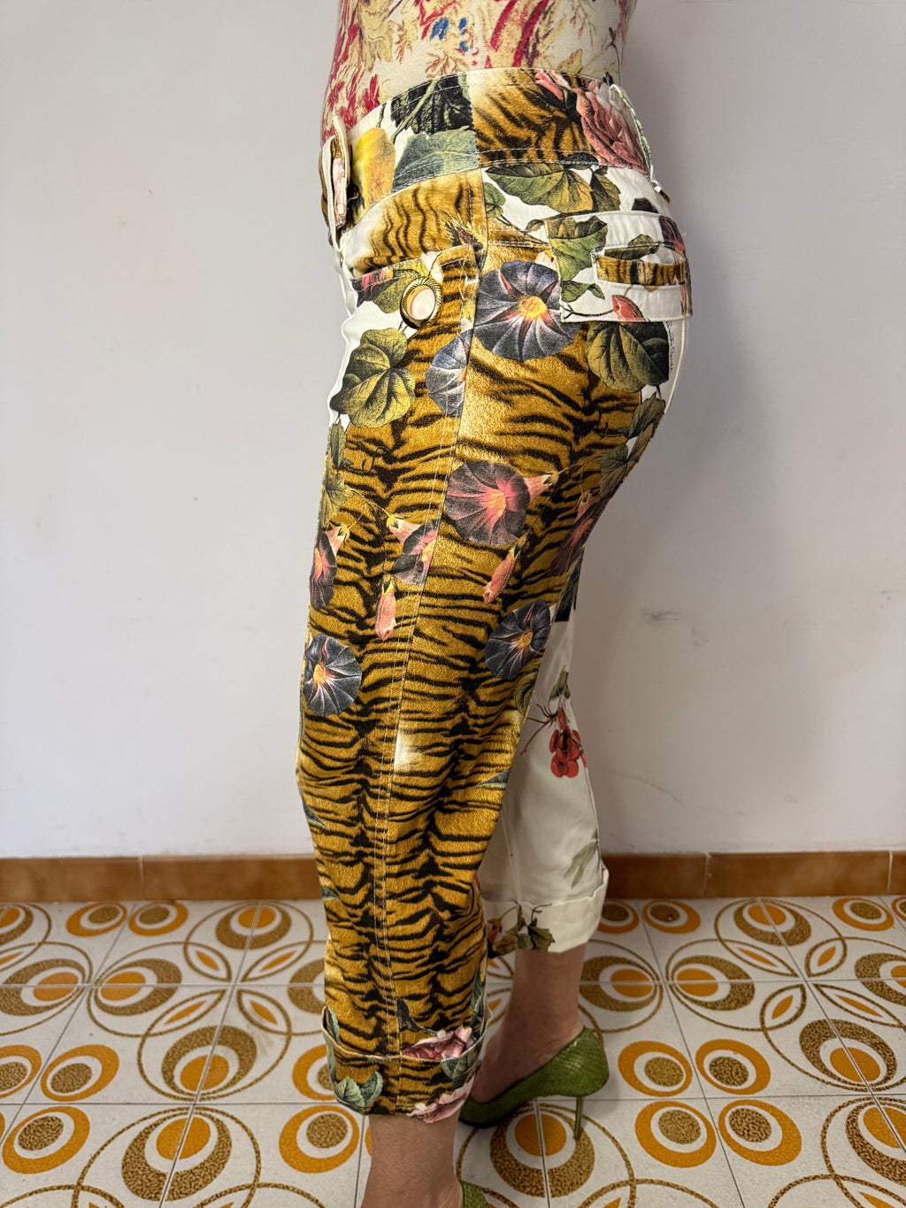 Jeans pinocchietto Roberto Cavalli SS2005 tigre e fiori