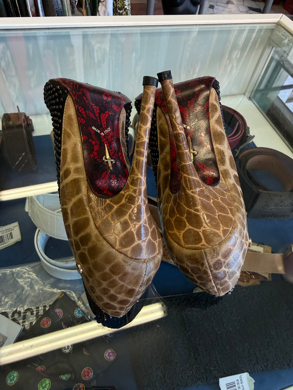 Décolleté Cesare Paciotti bicolore palline e croco