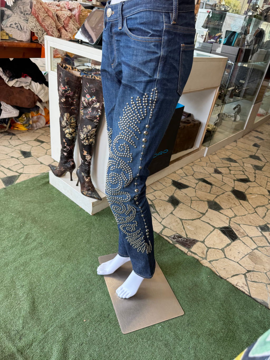 Jeans Versace borchie barocco SS2012
