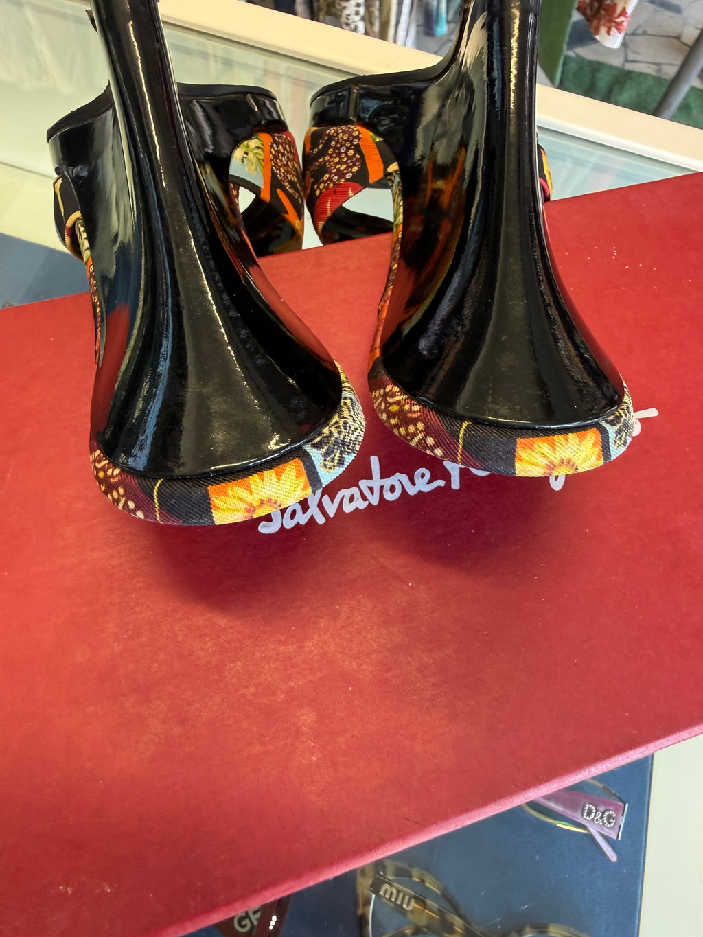 Sandalo zeppa Salvatore Ferragamo animali 00s