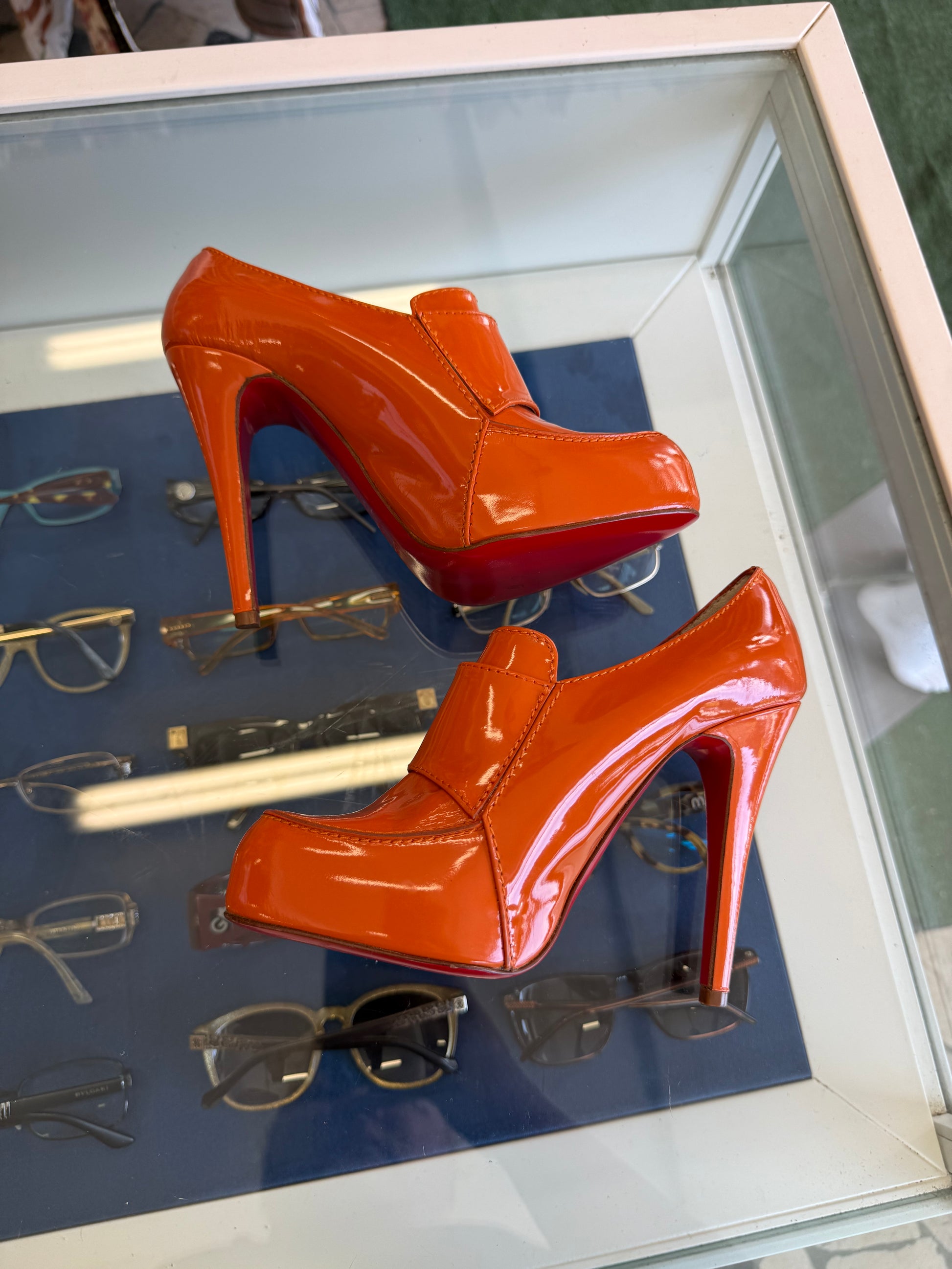 Tacchi Christian Louboutin “Lapono” arancioni 00s
