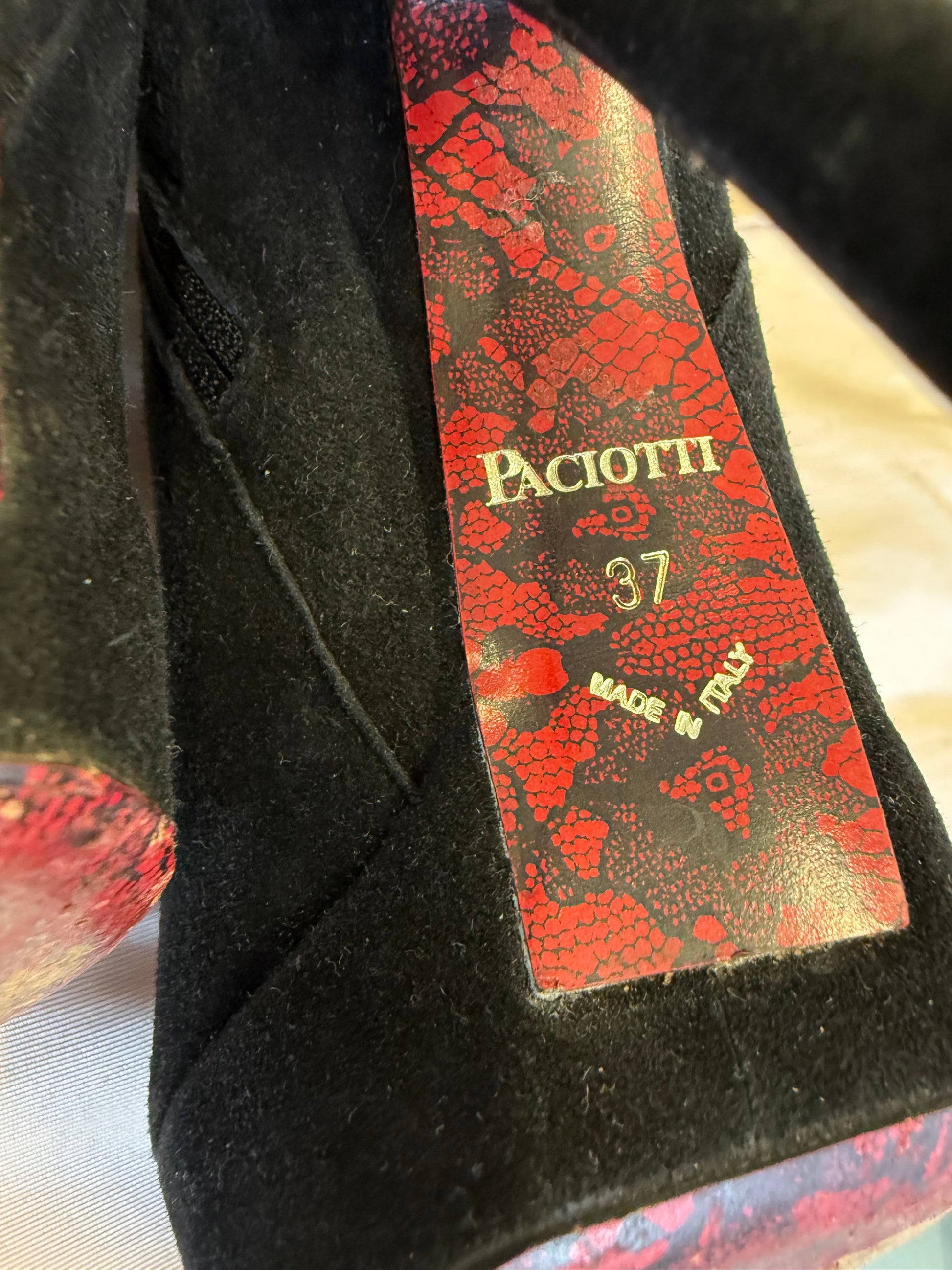 Stivali Cesare Paciotti fiori laserati anni 2000”