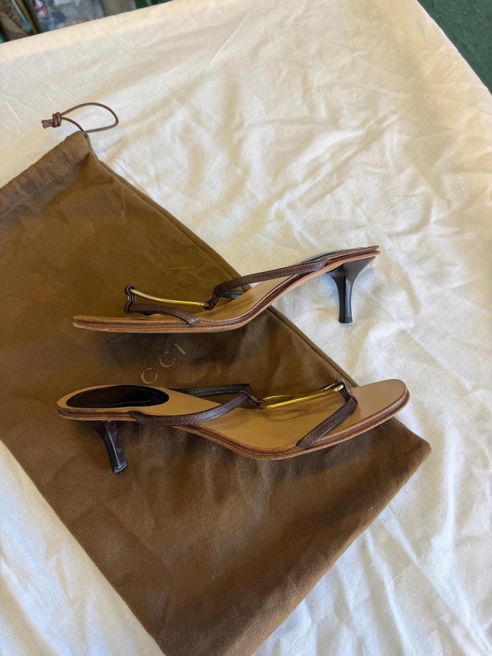Sandalo Gucci FW1996 gioiello oro kitten