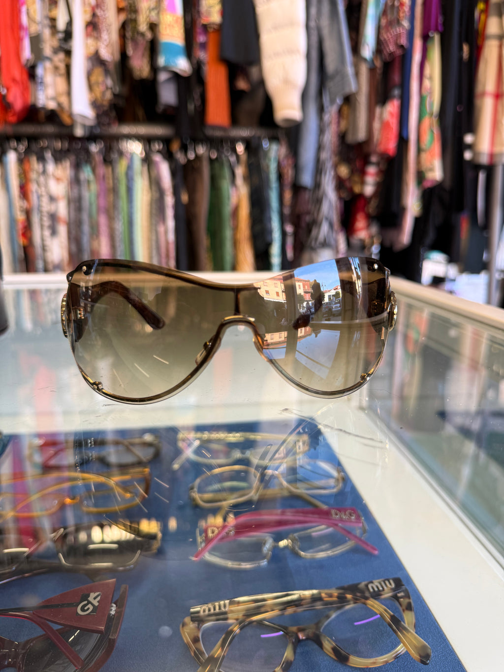 Occhiali da sole Gucci anni 2000 logo e tartarugato