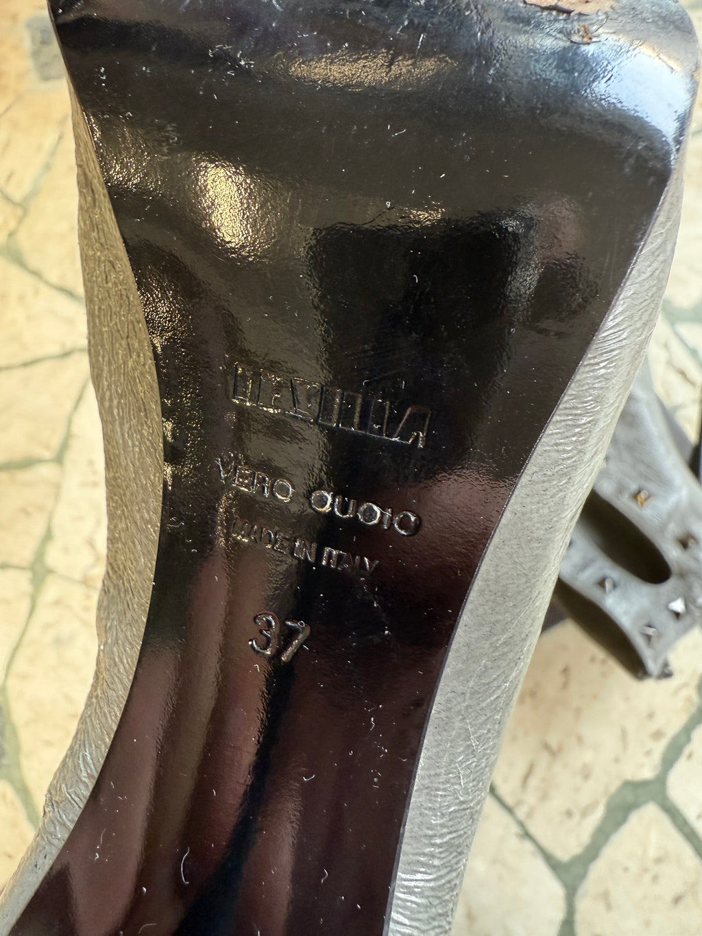 Tacchi stiletto Le Silla borchie e pelle