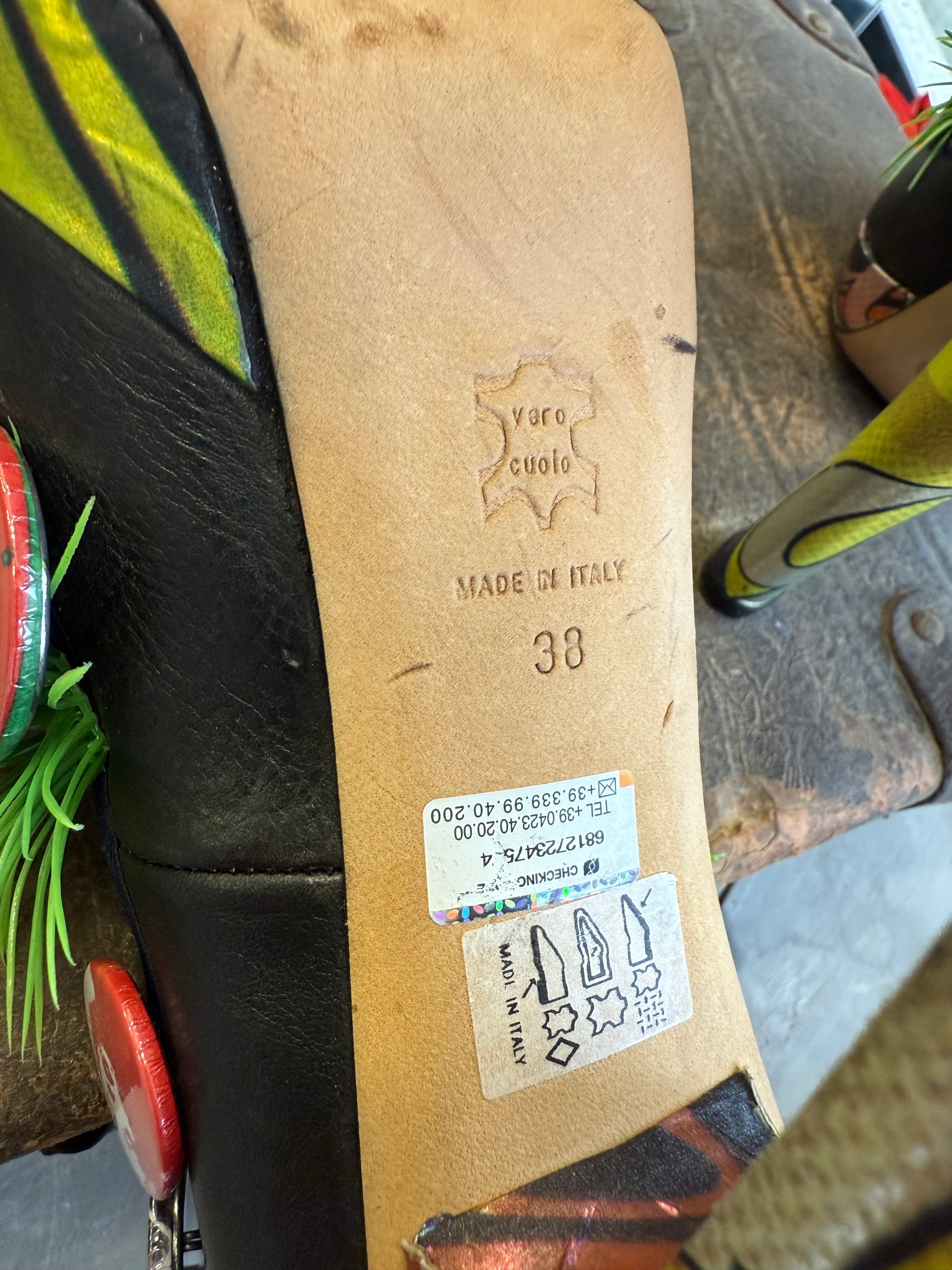 Décolleté John Galliano spille ed erba nuovi