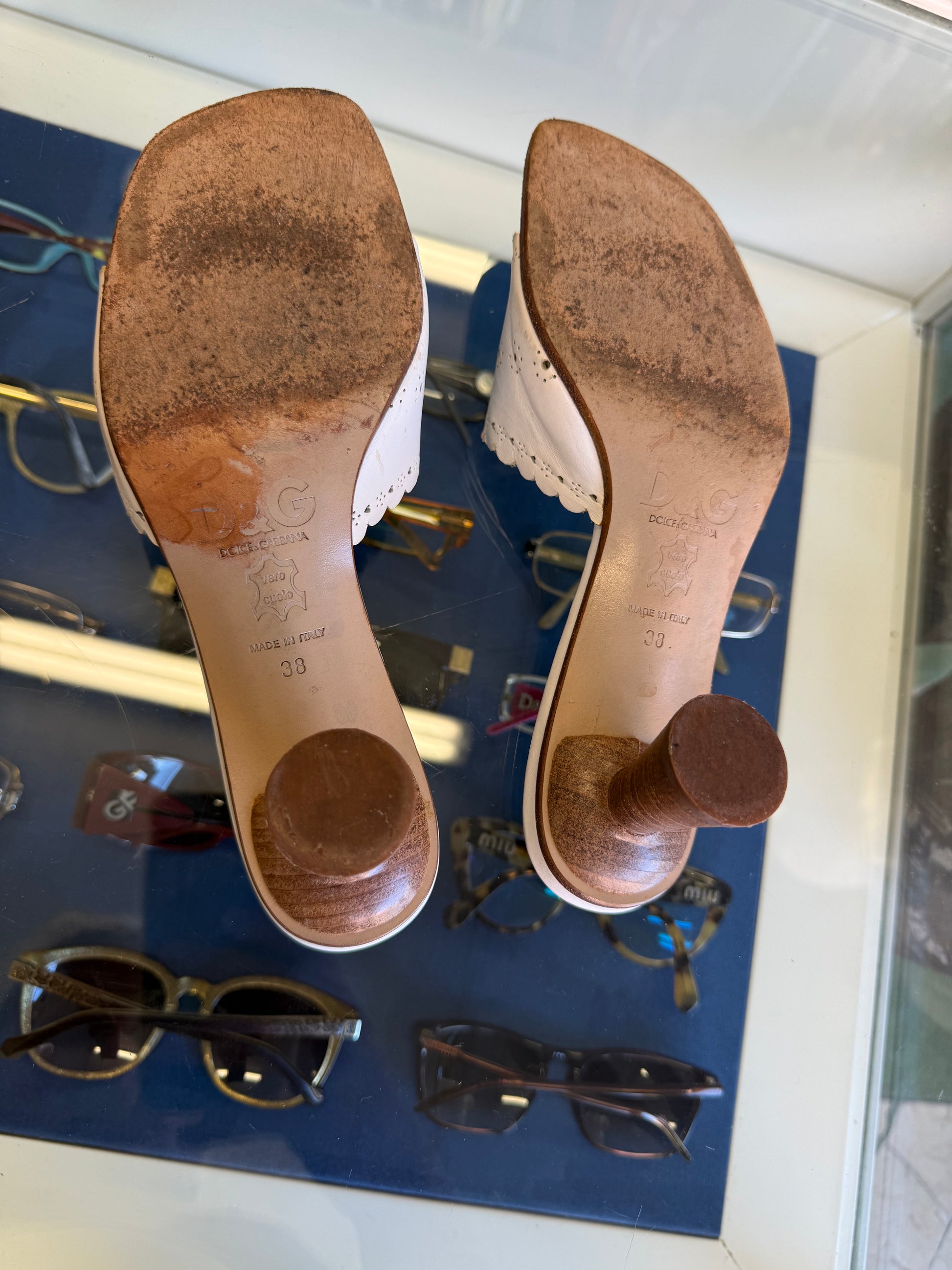 Sandali Dolce & Gabbana kitten heels pelle traforata 90s