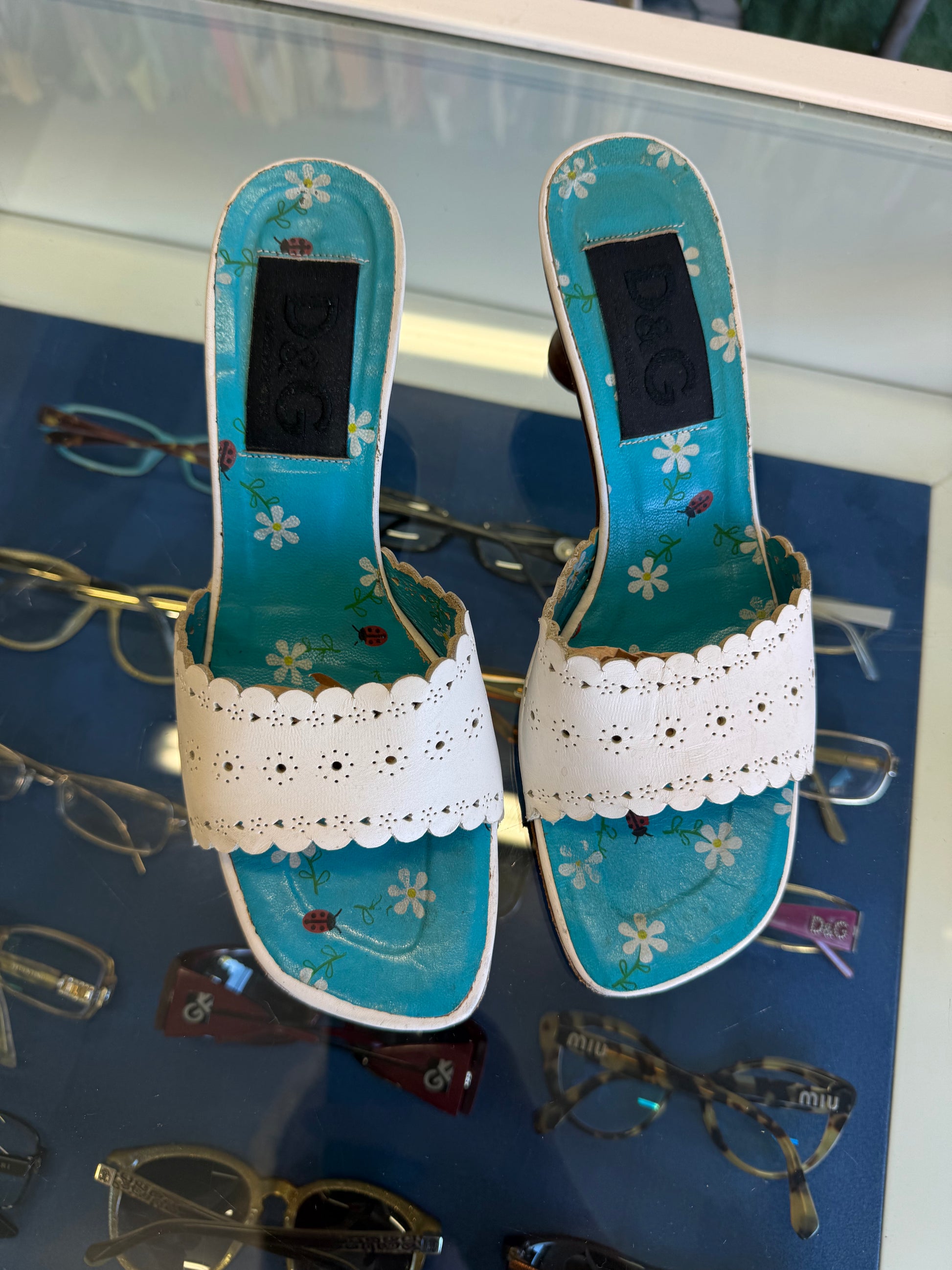 Sandali Dolce & Gabbana kitten heels pelle traforata 90s