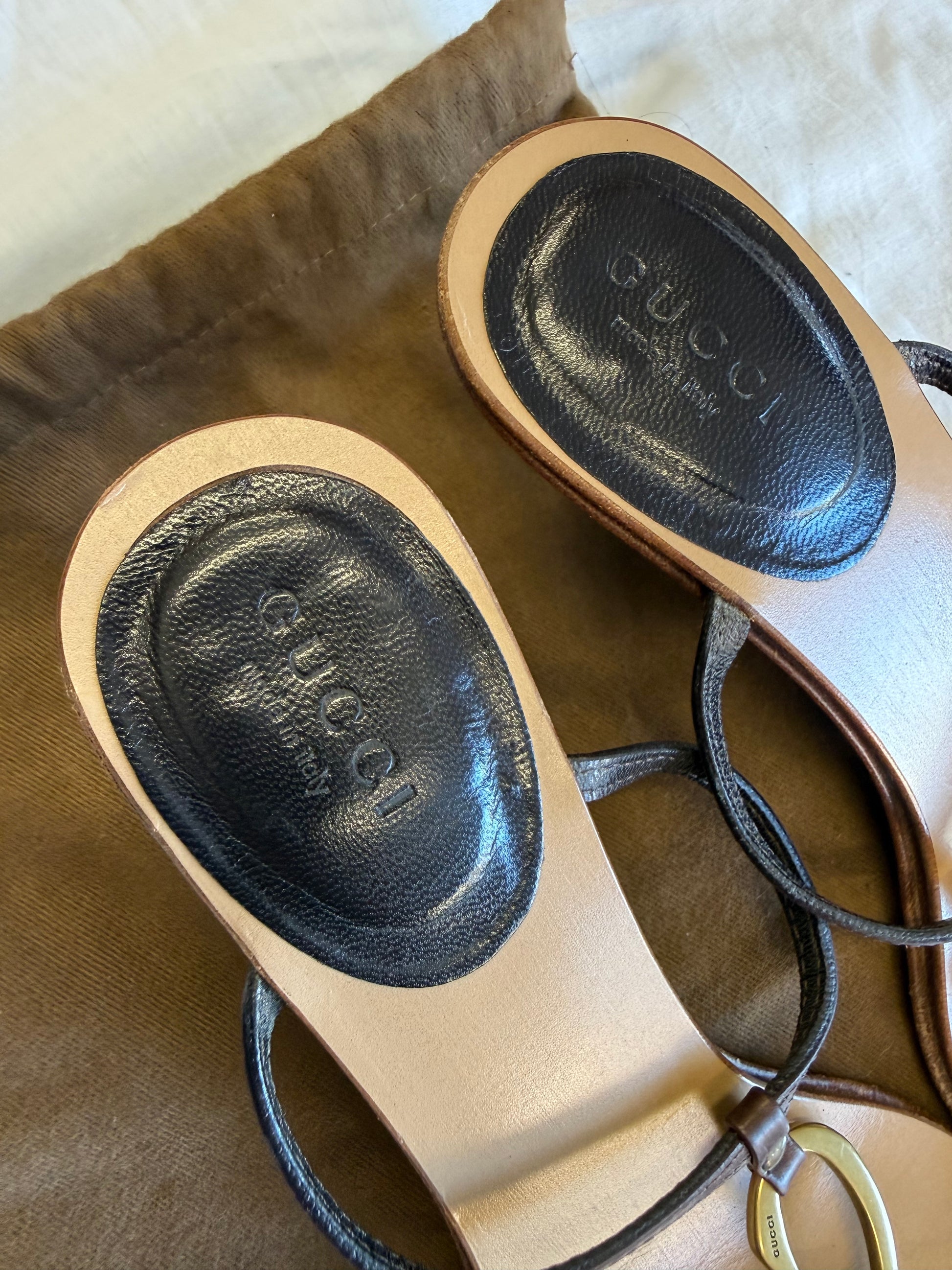 Sandalo Gucci FW1996 gioiello oro kitten