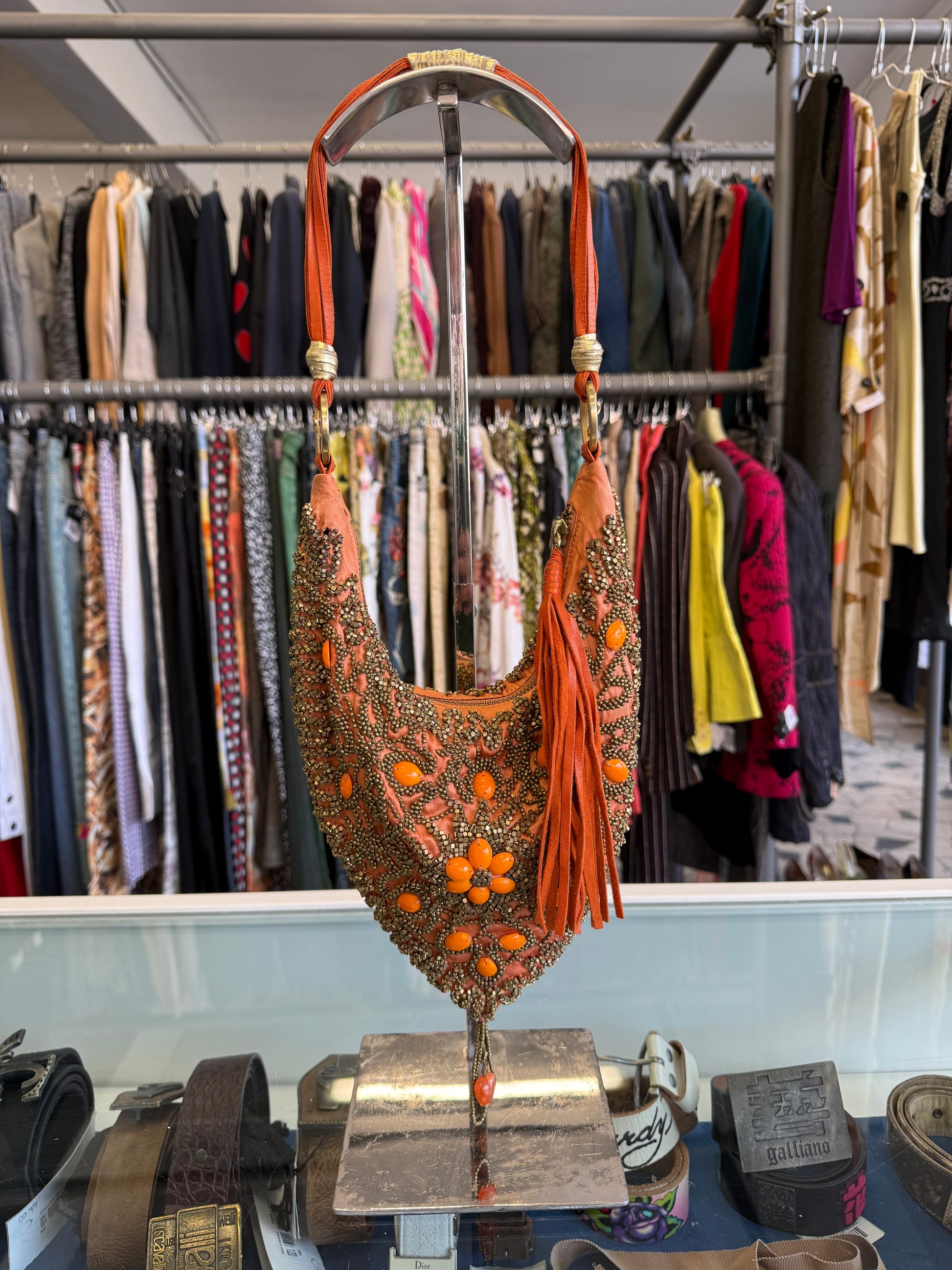 Borsa Cesare Paciotti seta e perline anni 90”