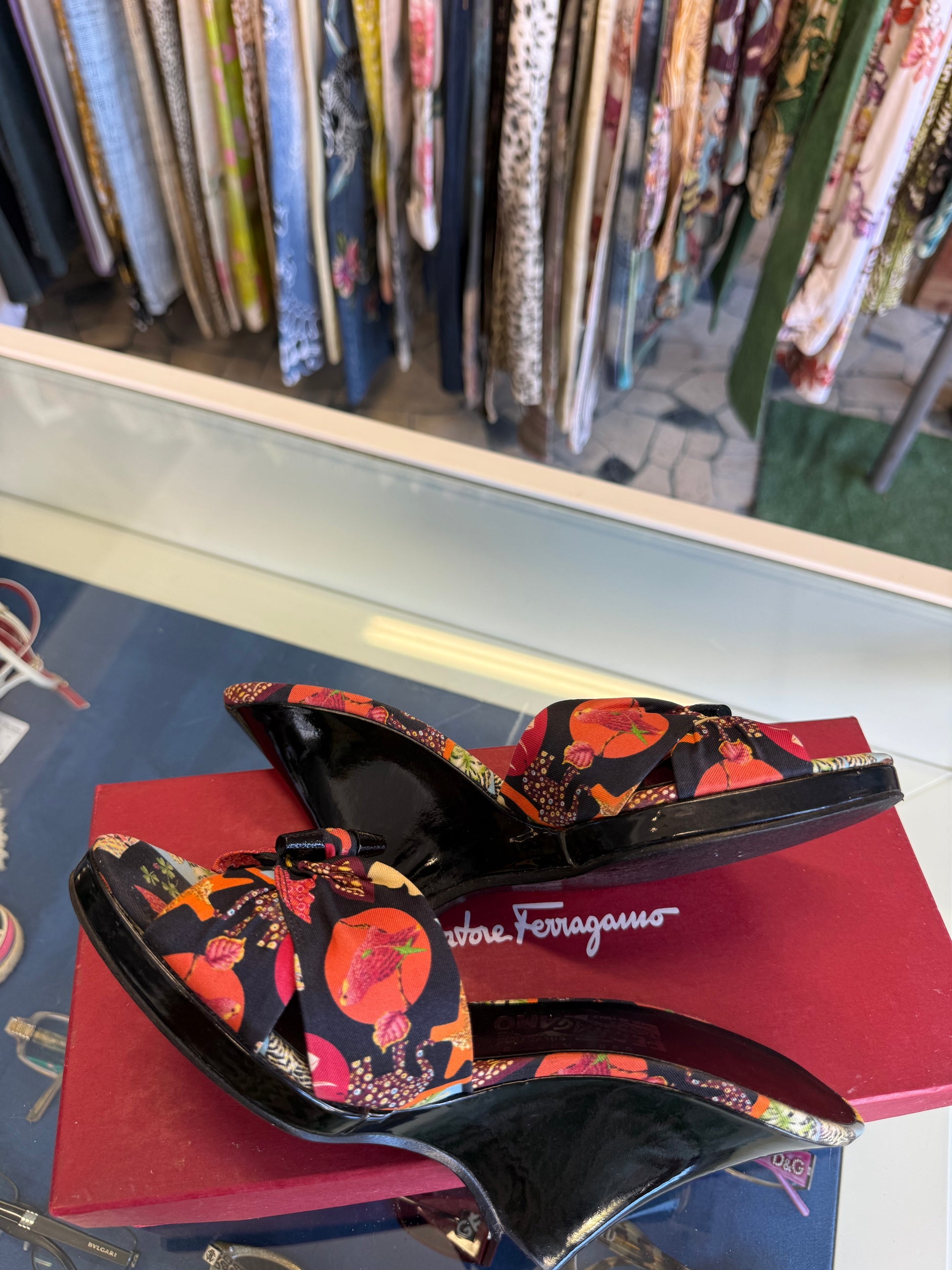 Sandalo zeppa Salvatore Ferragamo animali 00s