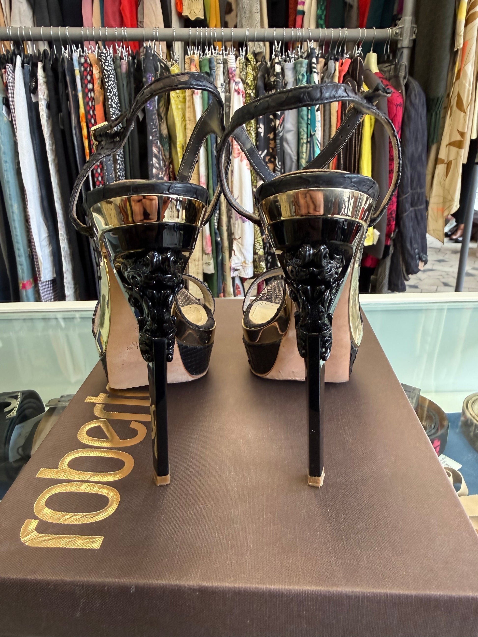 Sandali Roberto Cavalli in pitone con tacco barocco
