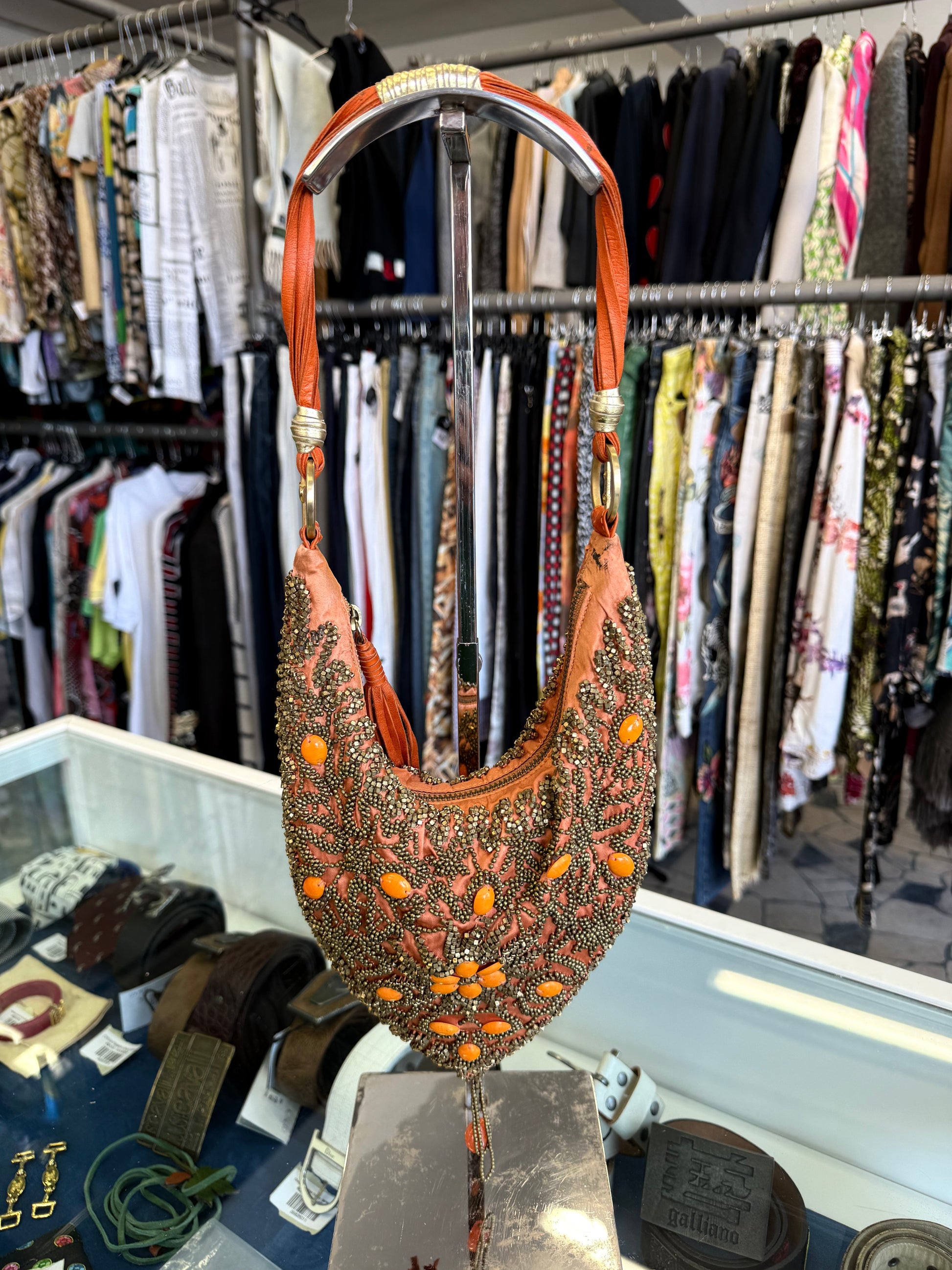 Borsa Cesare Paciotti seta e perline anni 90”