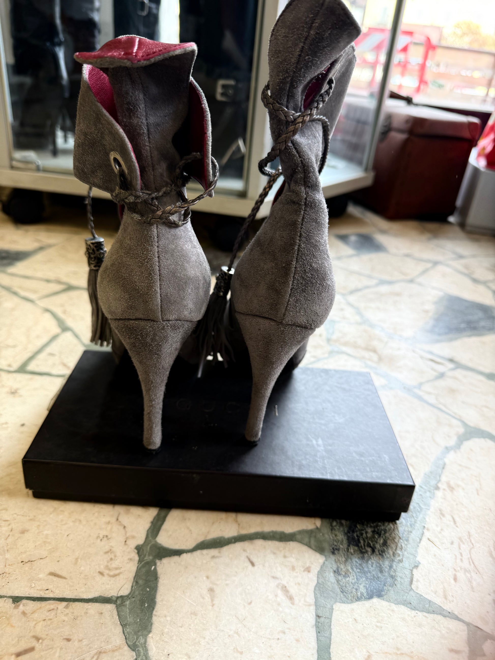 Stivaletti con tacco Le Silla con nappine