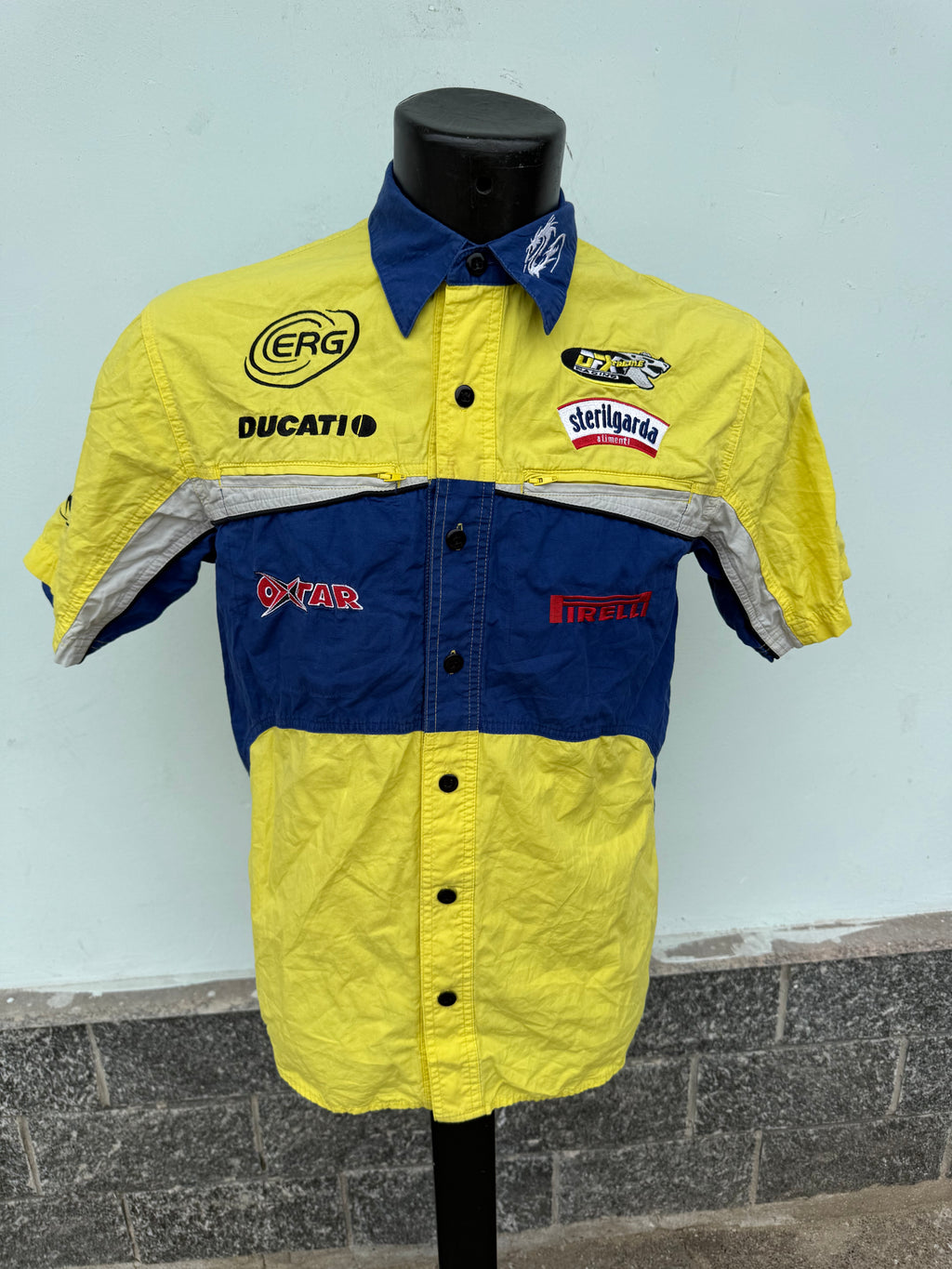 Camicia sportiva ciclista con ricami sponsor