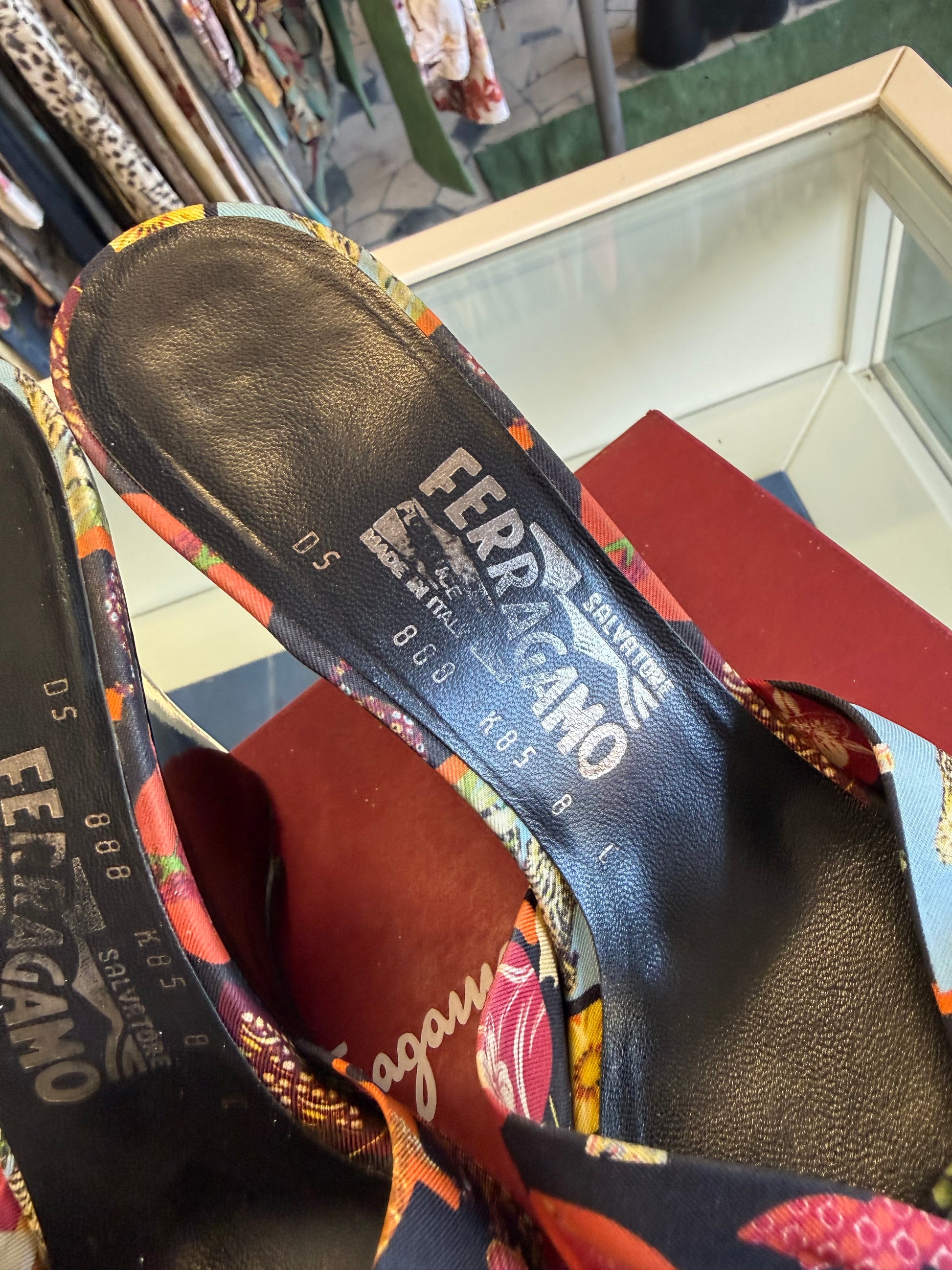 Sandalo zeppa Salvatore Ferragamo animali 00s
