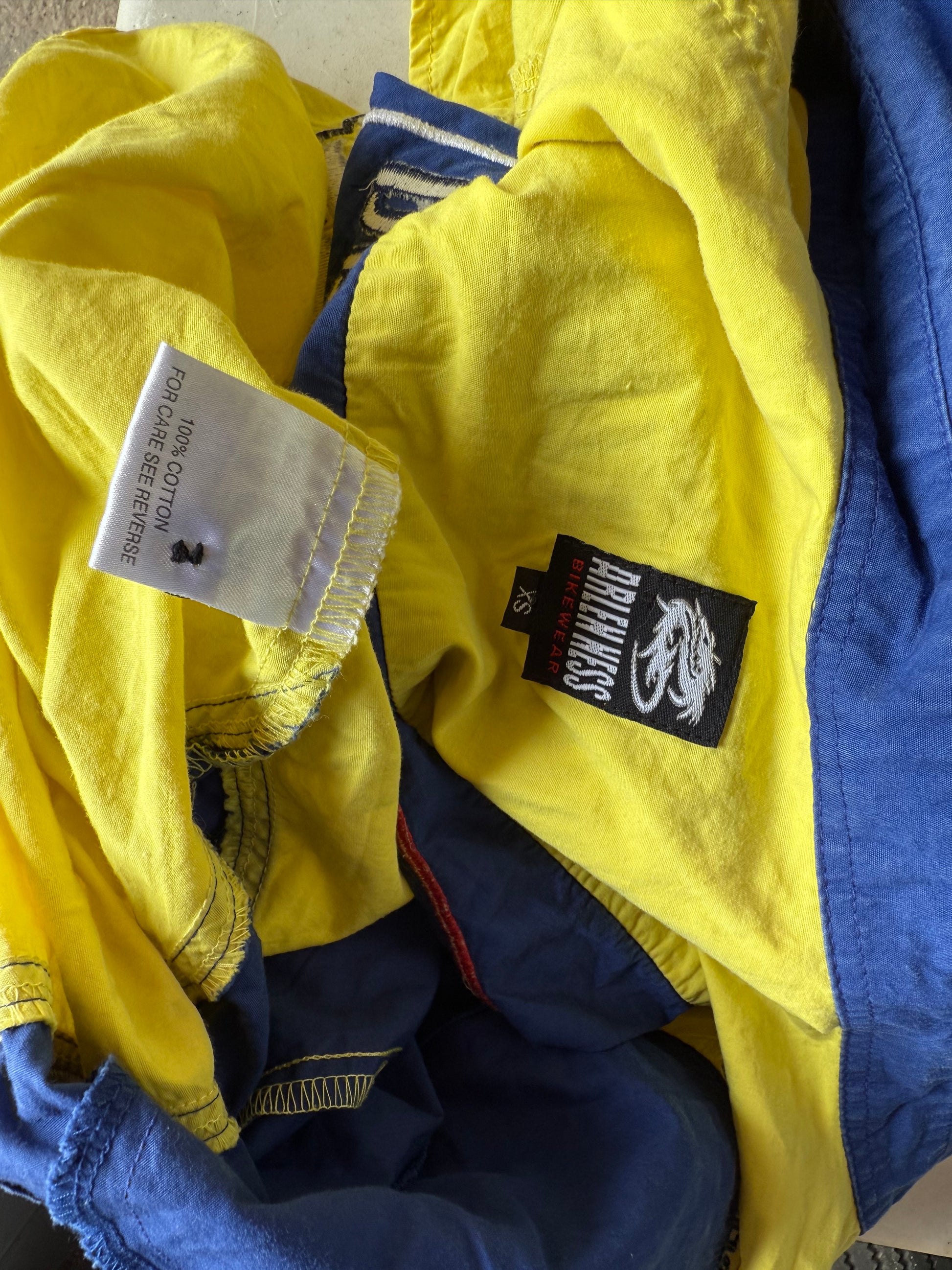 Camicia sportiva ciclista con ricami sponsor
