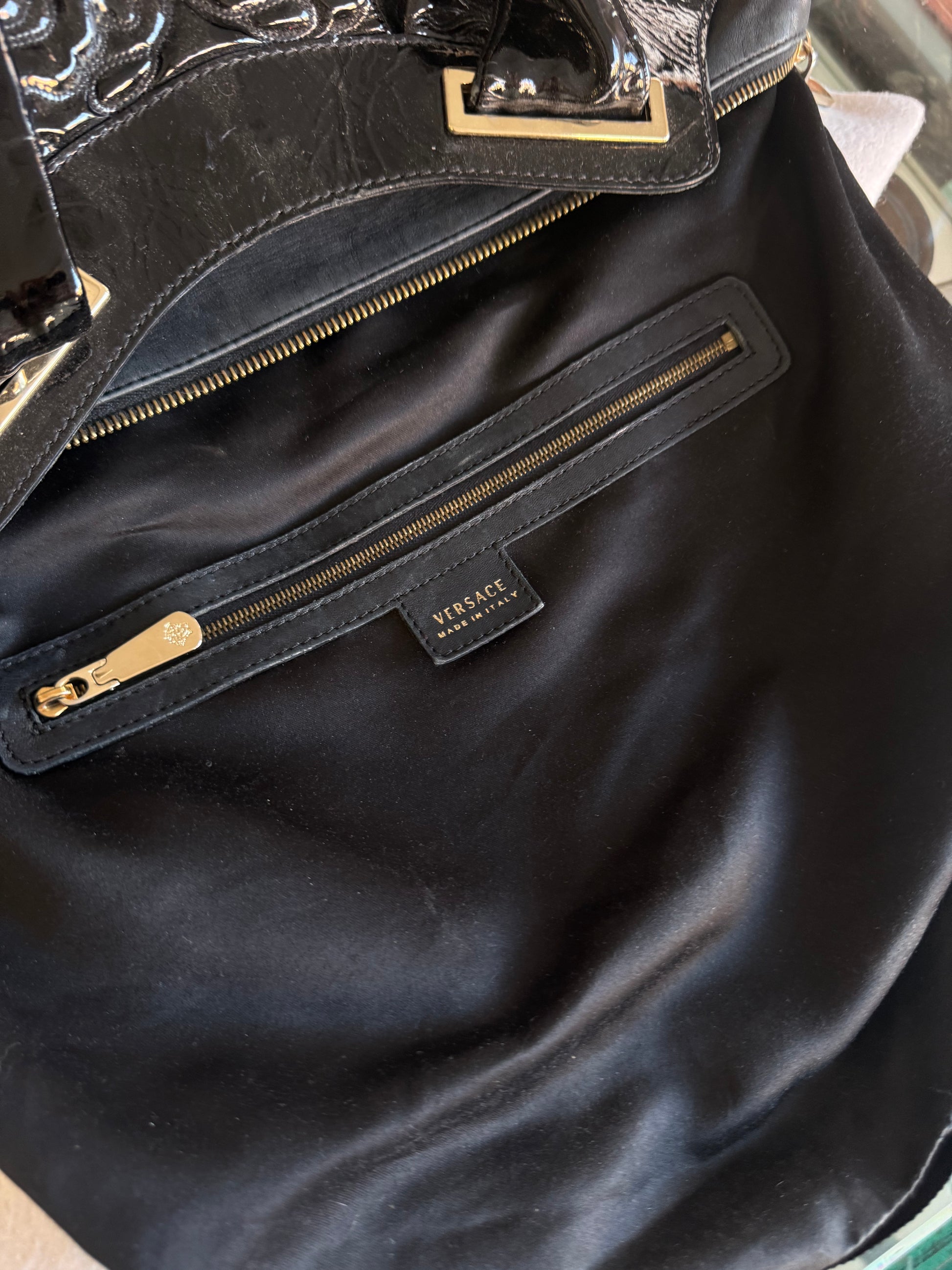 Borsa Versace bracco vernice nera