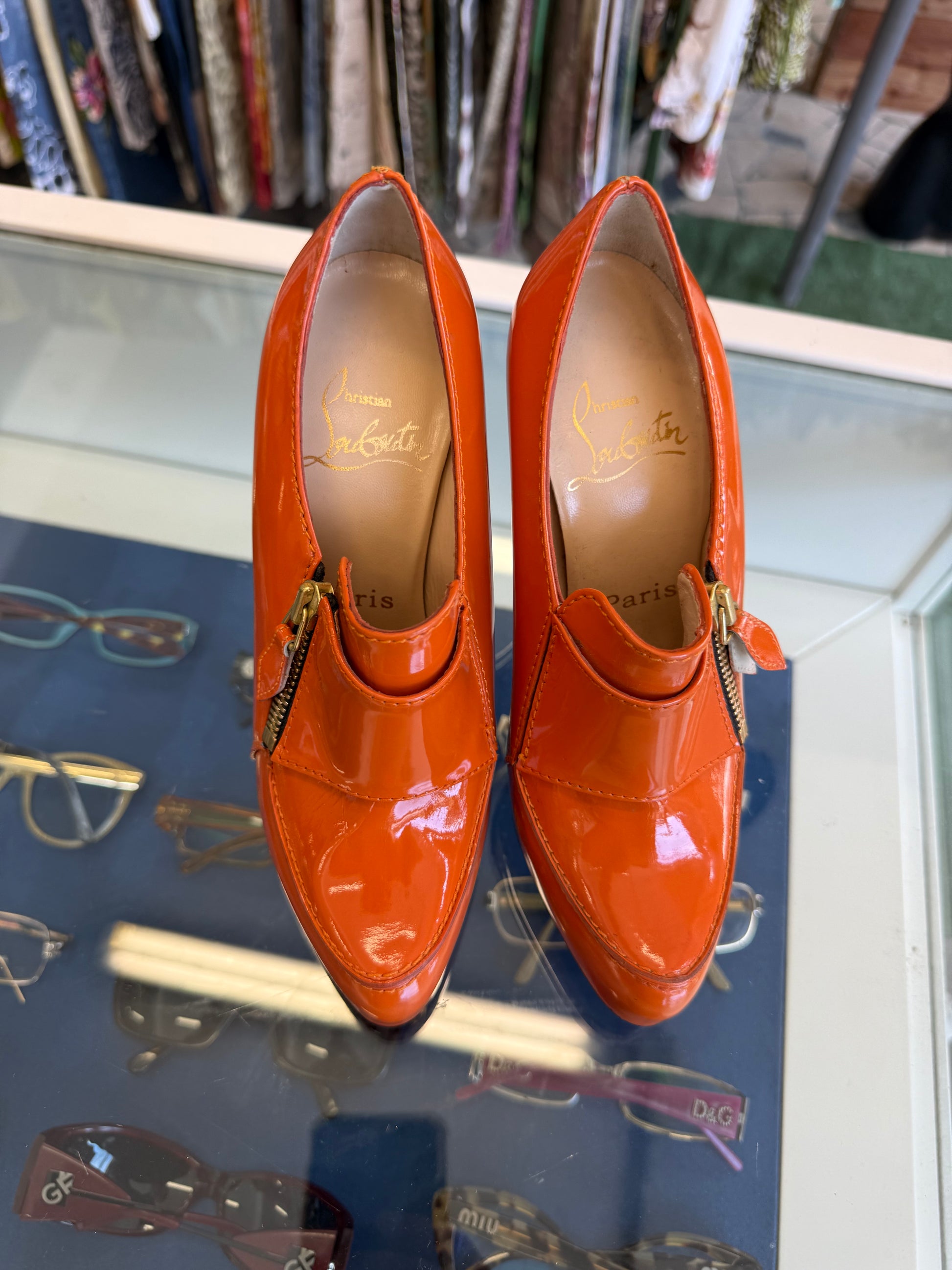 Tacchi Christian Louboutin “Lapono” arancioni 00s