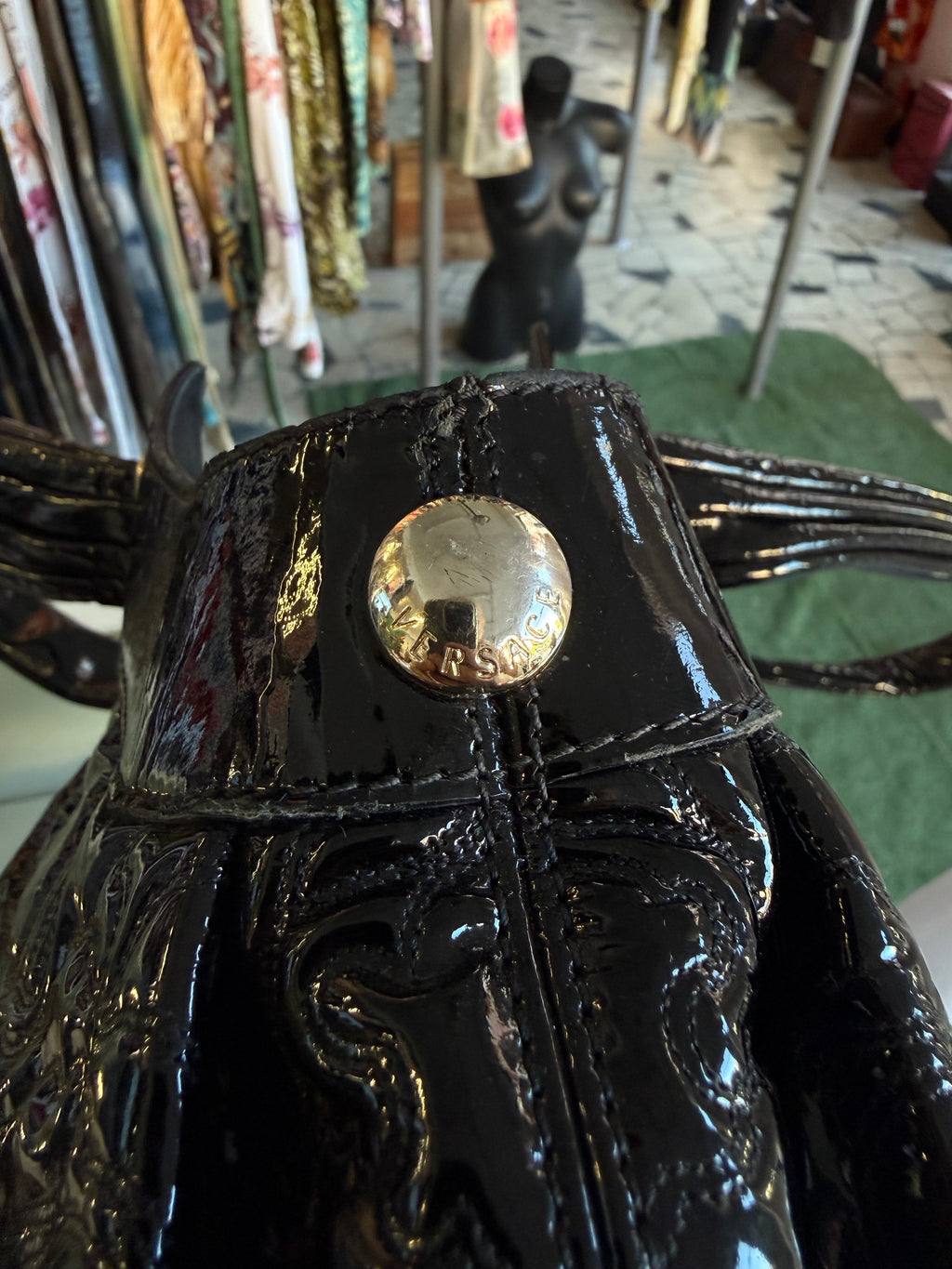 Borsa Versace bracco vernice nera