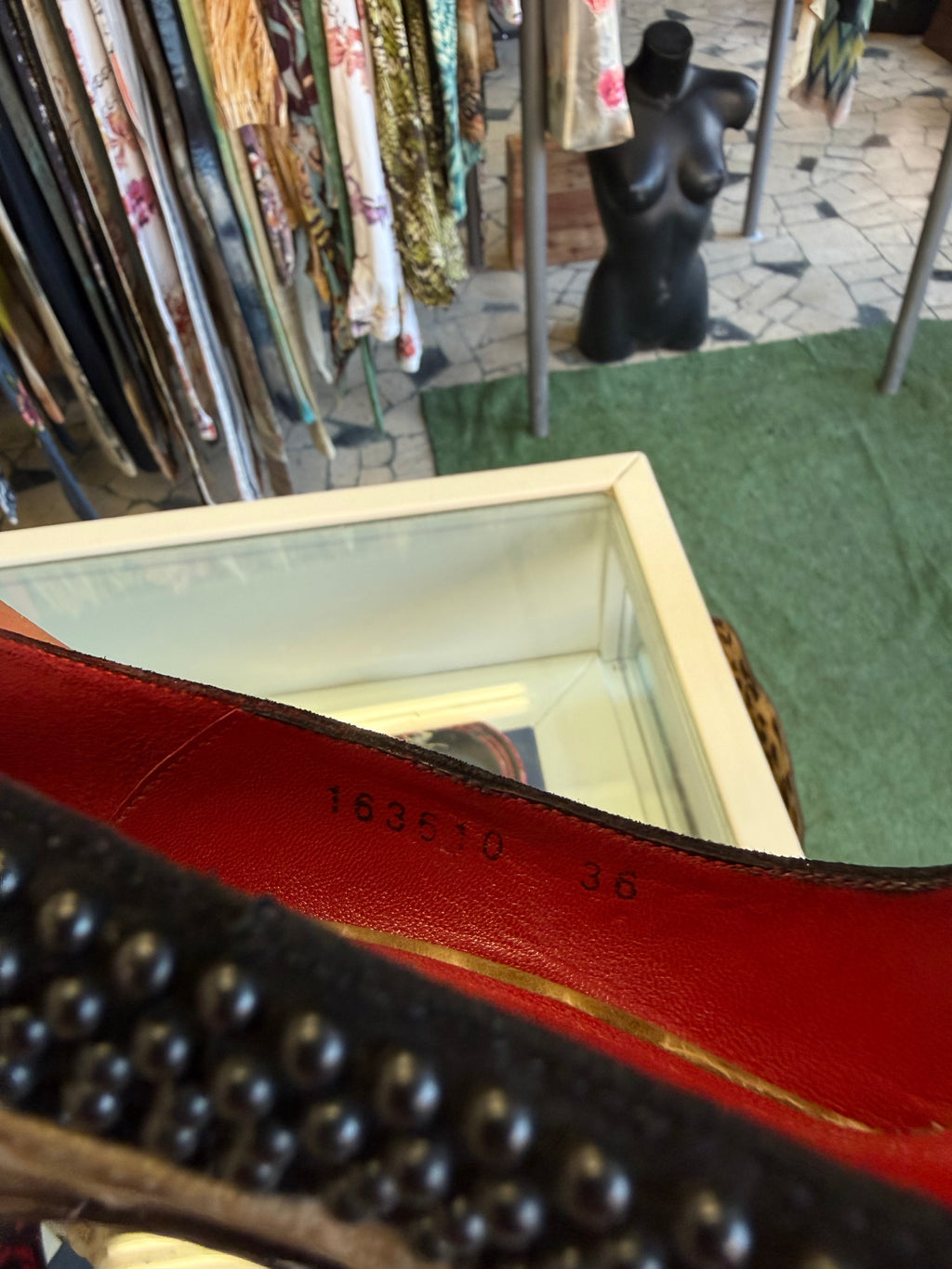 Décolleté Cesare Paciotti bicolore palline e croco