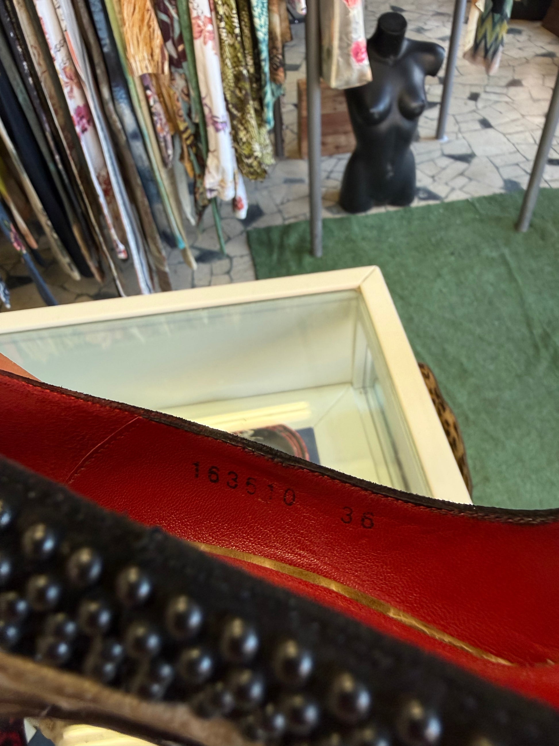 Décolleté Cesare Paciotti bicolore palline e croco