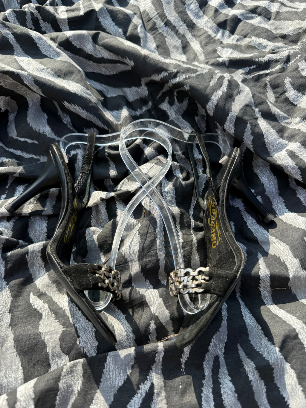 Sandali Salvatore Ferragamo anni 90 logo omega