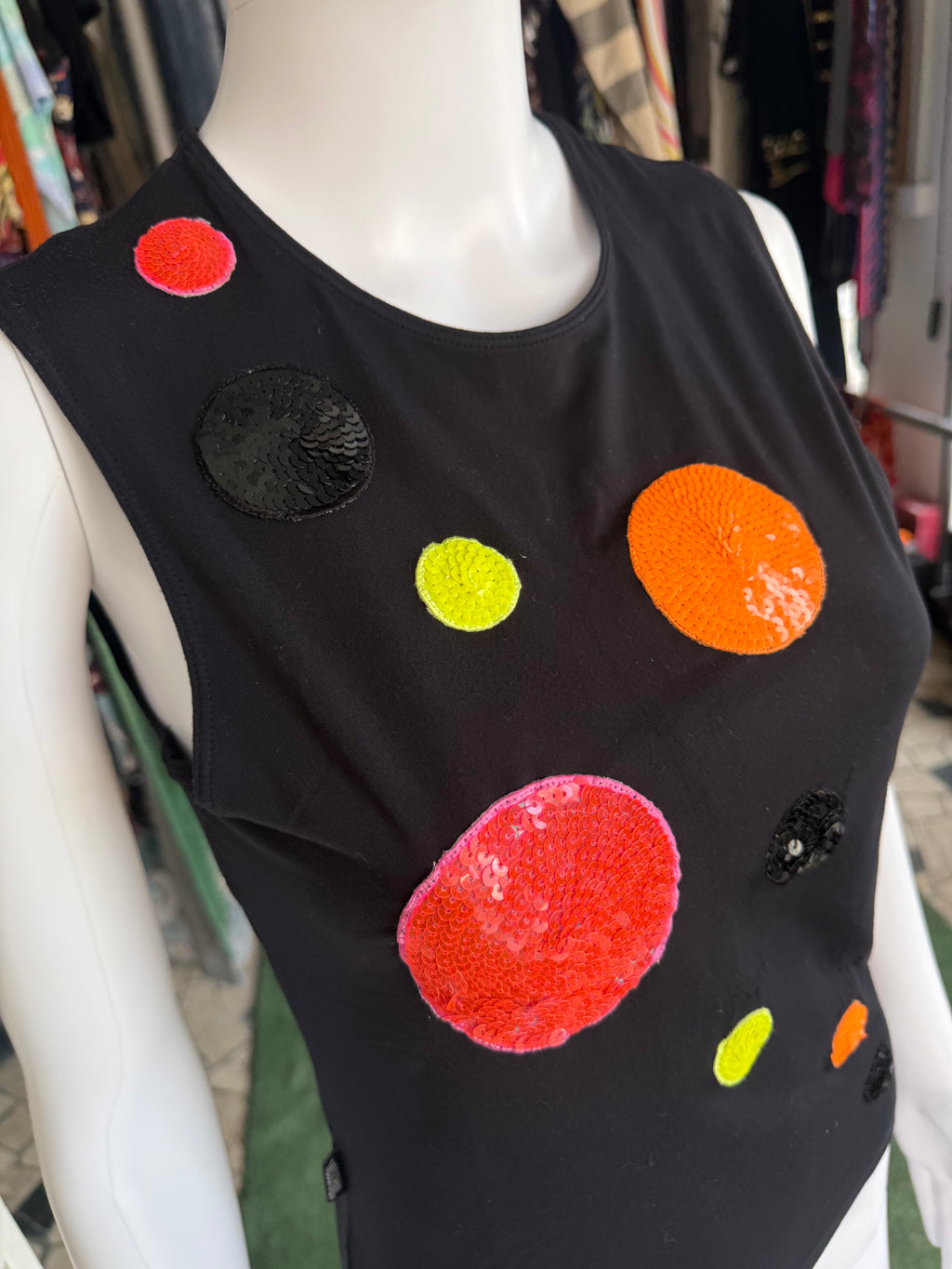 Top Moschino pianeti 90s