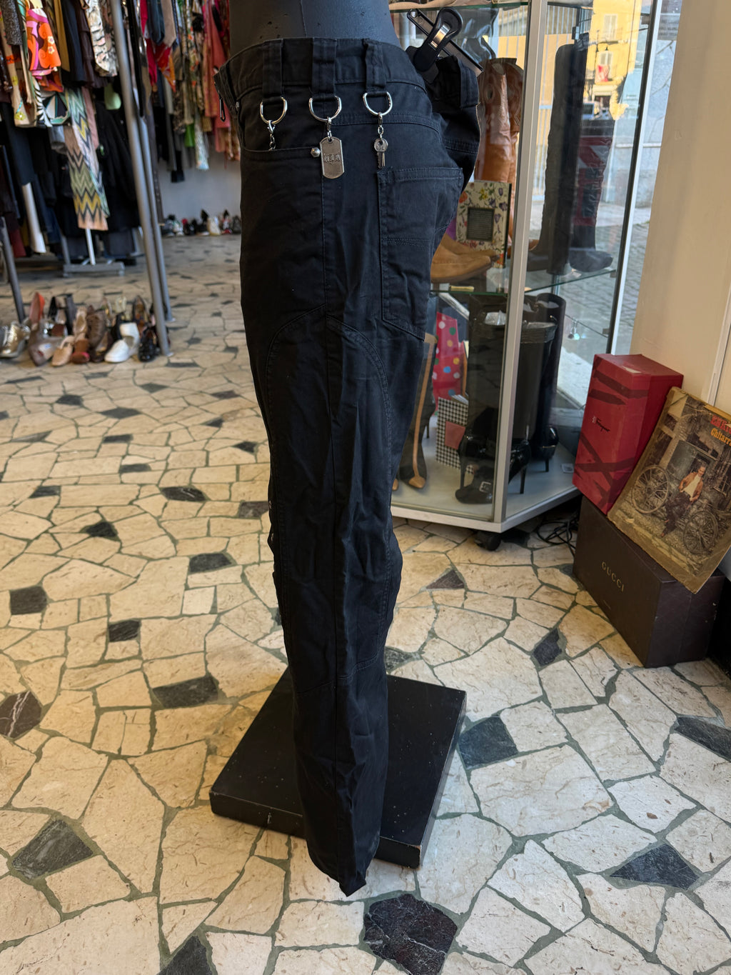 Pantalone Versace bondage gioiello anni 2000”