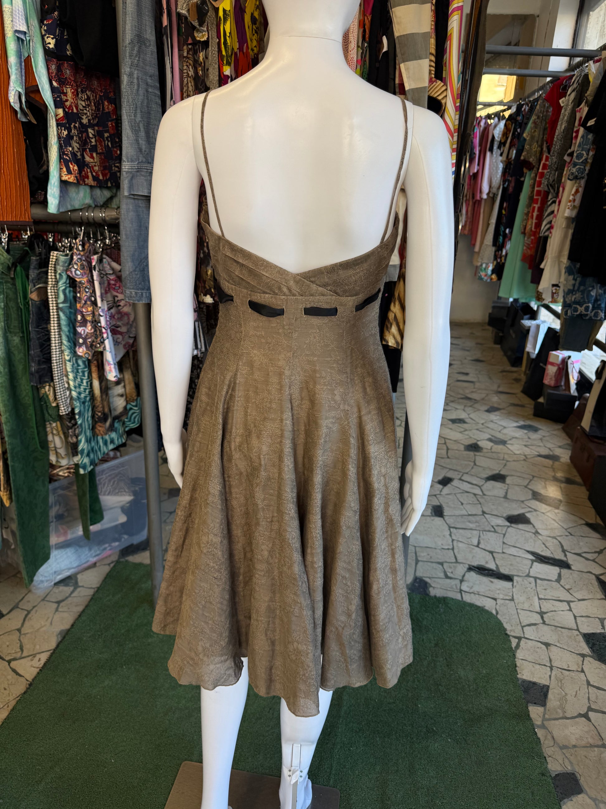 Abito Giorgio Armani a balze in tessuto fiorito 00s