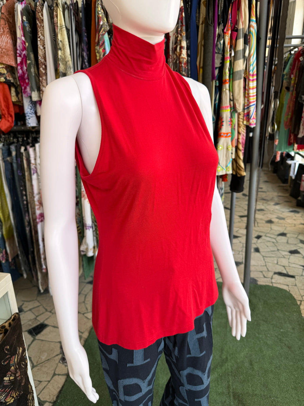 Top smanicato Gianfranco Ferrè rosso 00s