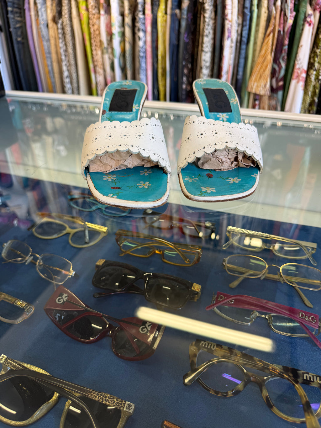 Sandali Dolce & Gabbana kitten heels pelle traforata 90s