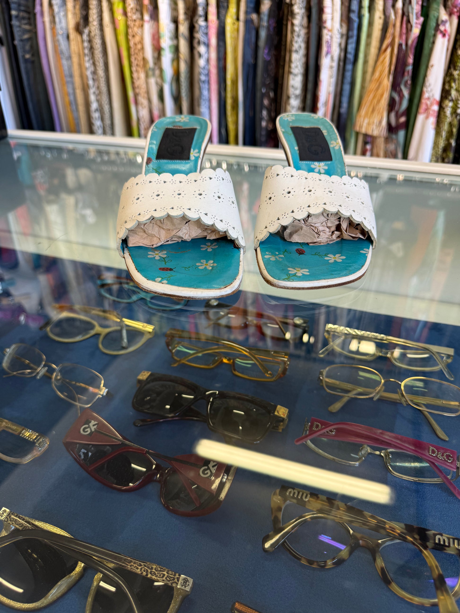 Sandali Dolce & Gabbana kitten heels pelle traforata 90s