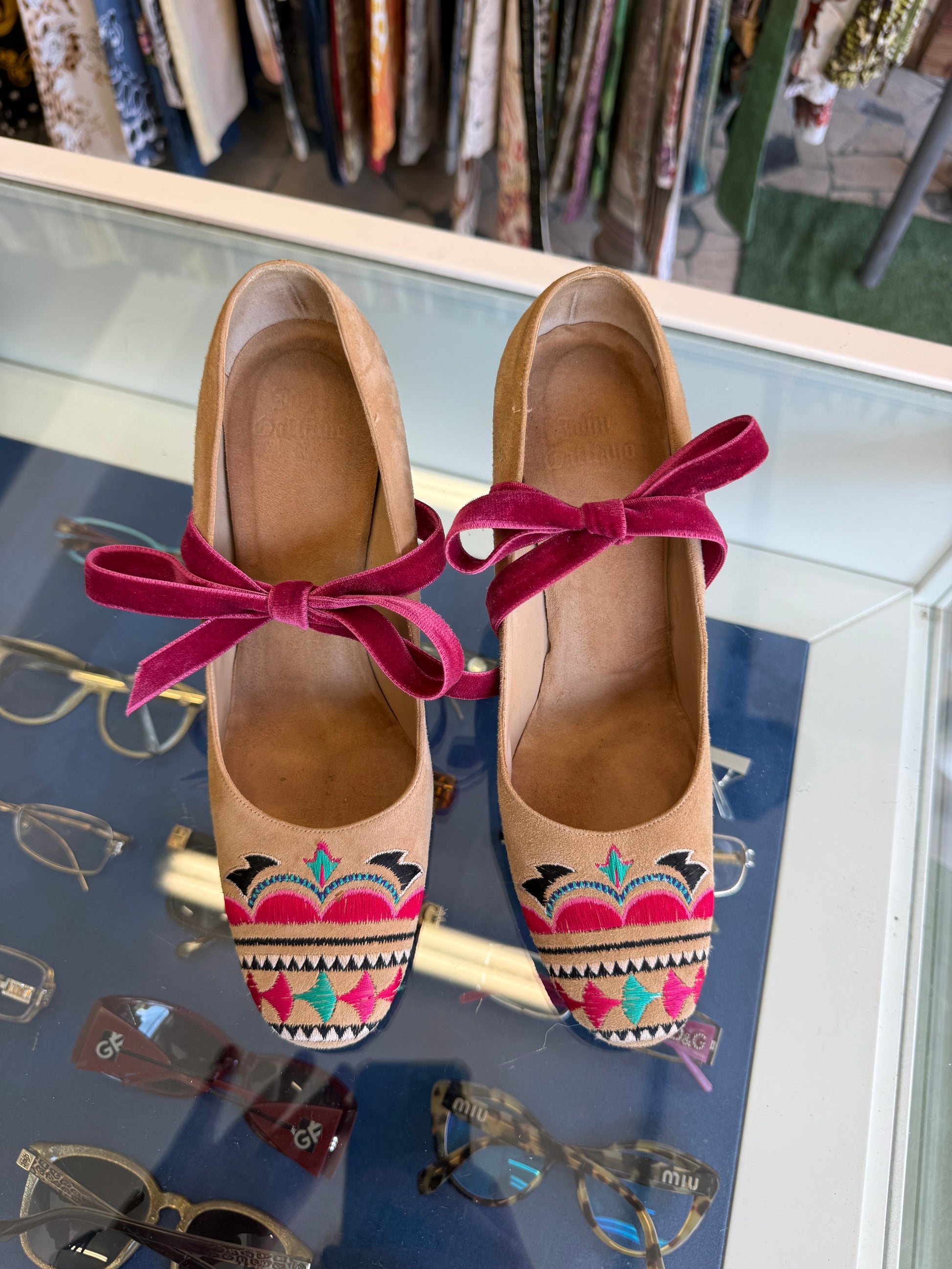 Tacchi John Galliano Mary Jane ricamanti 00s