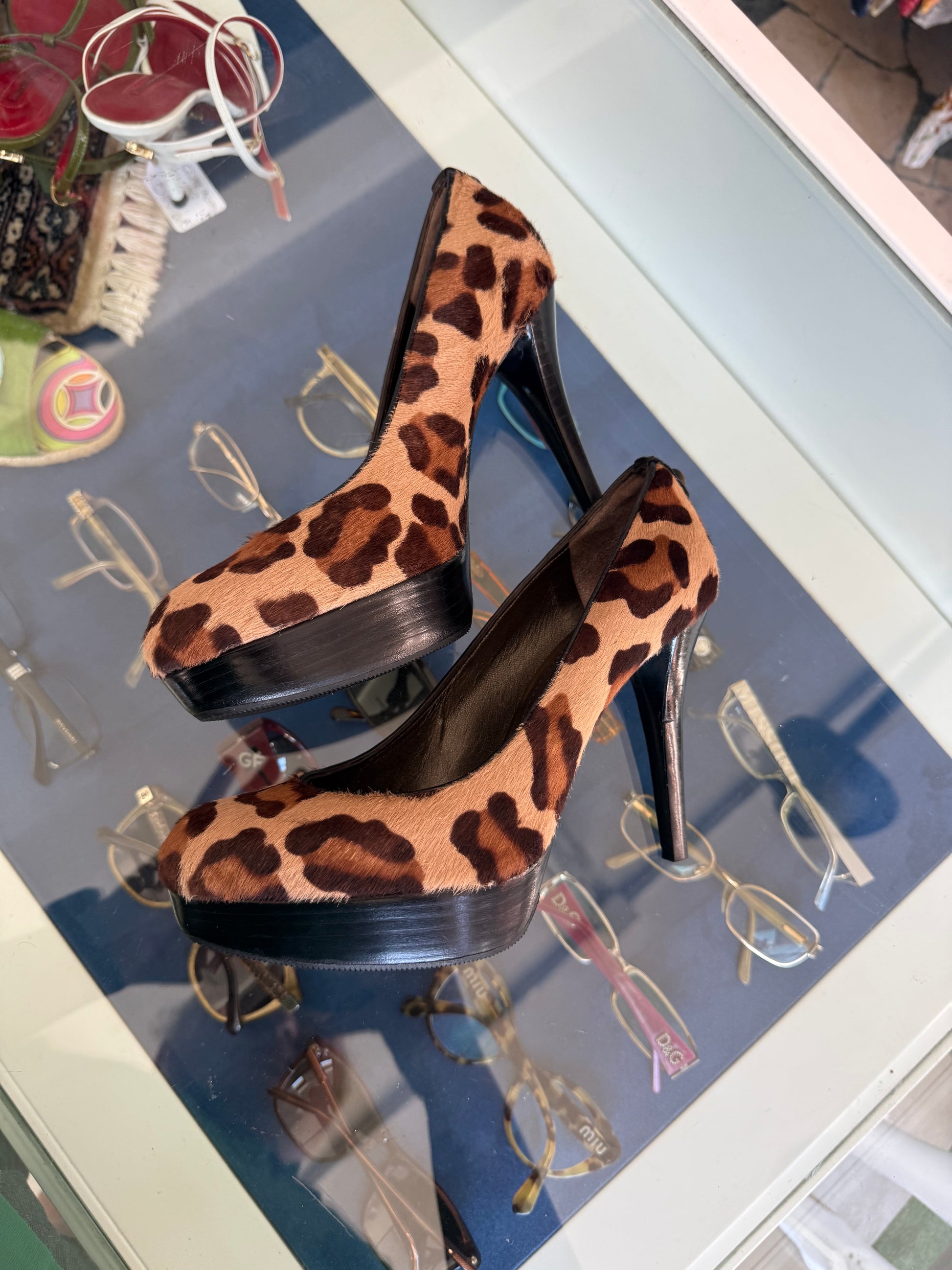 Tacchi Stuart Weitzman leopardo