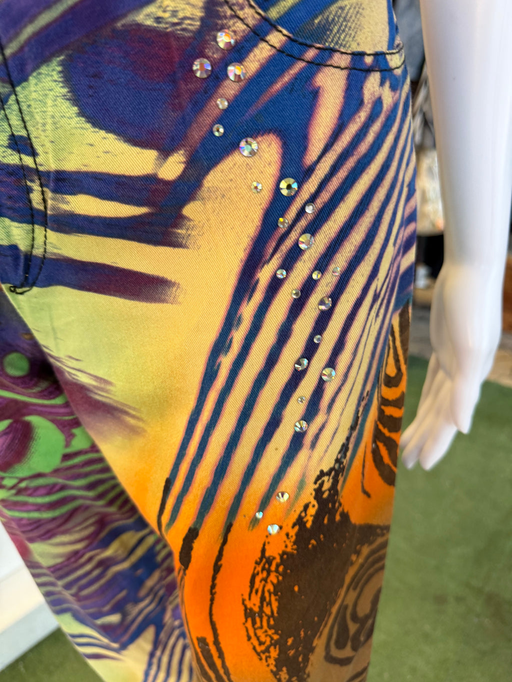Jeans leggero Gai Mattiolo fantasia colorata impronta digitale 00s