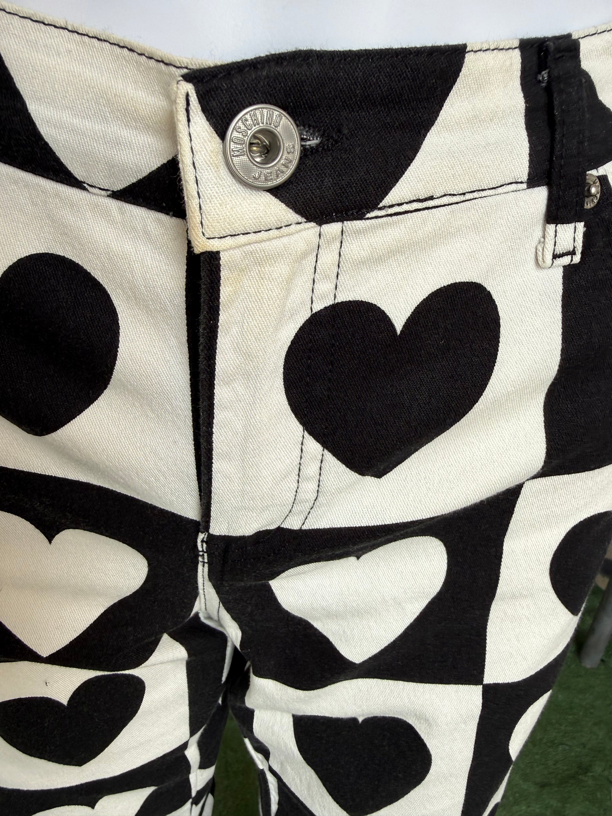 Jeans Moschino cuori bianchi e neri 90s