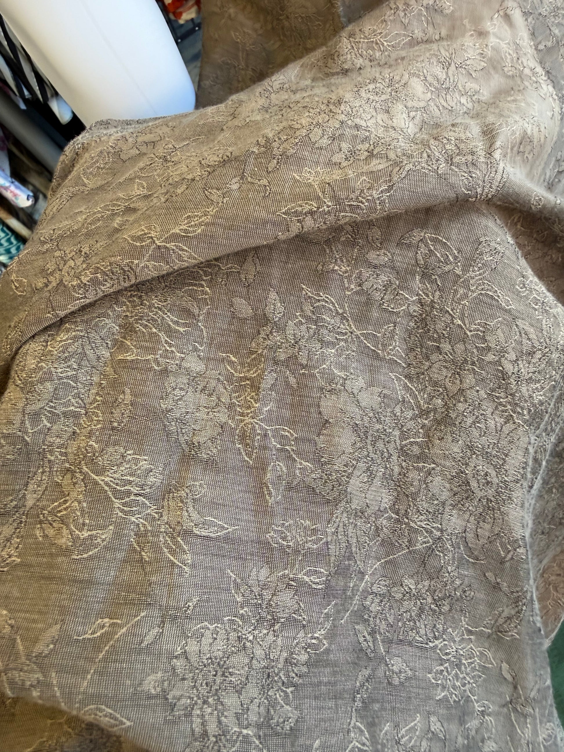 Abito Giorgio Armani a balze in tessuto fiorito 00s