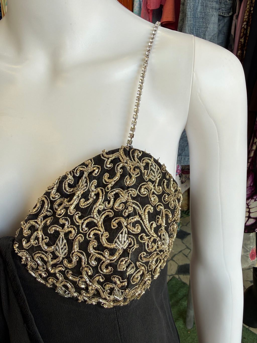 Abito Gai Mattiolo Couture 90s ricami e cristalli