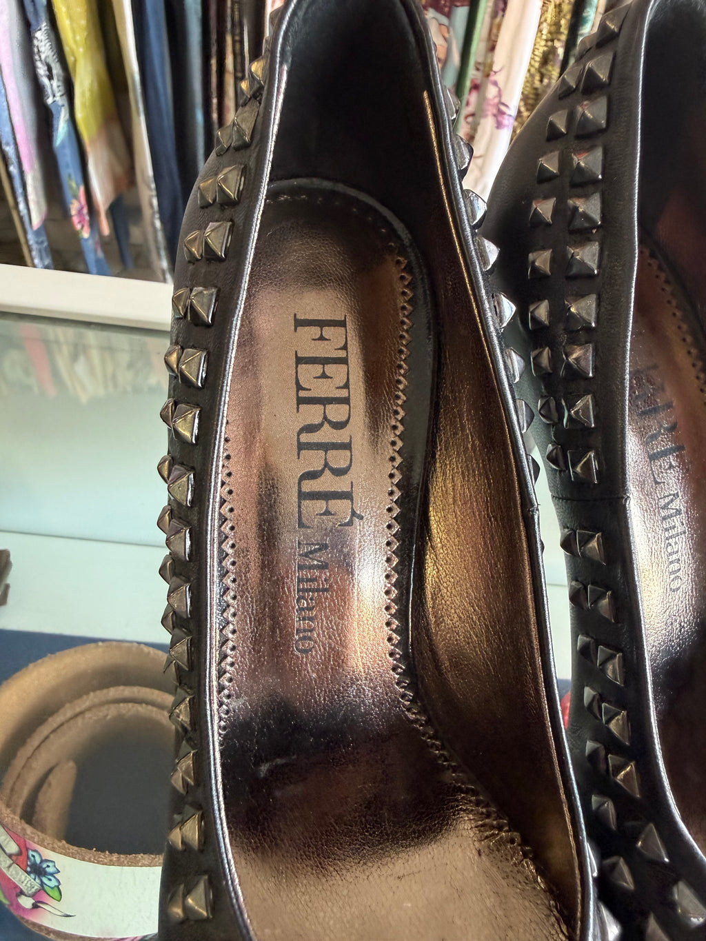 Trucchi décolleté Gianfranco Ferrè borchie 2000s