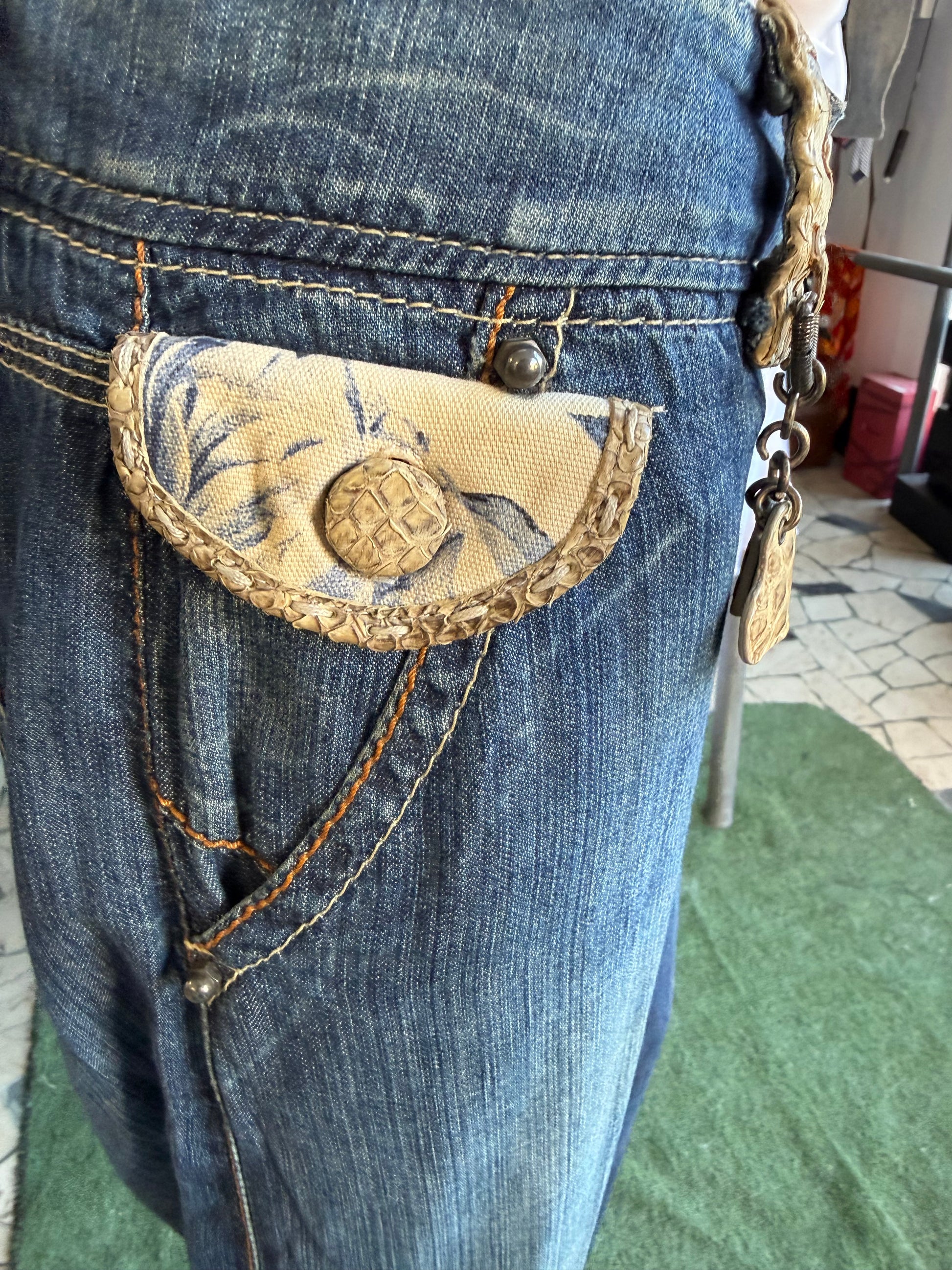 Jeans Roberto Cavalli FW2005 dettagli in pitone