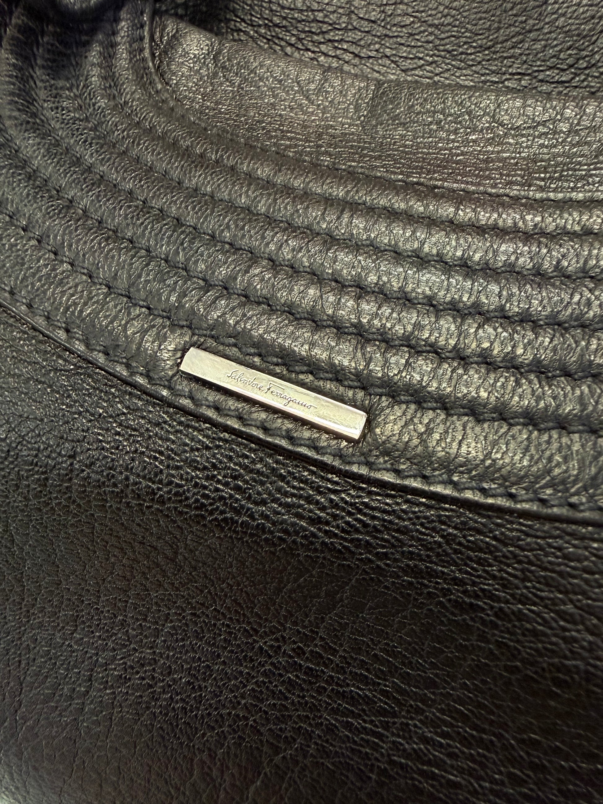 Borsa Salvatore Ferragamo a spalla 2000s