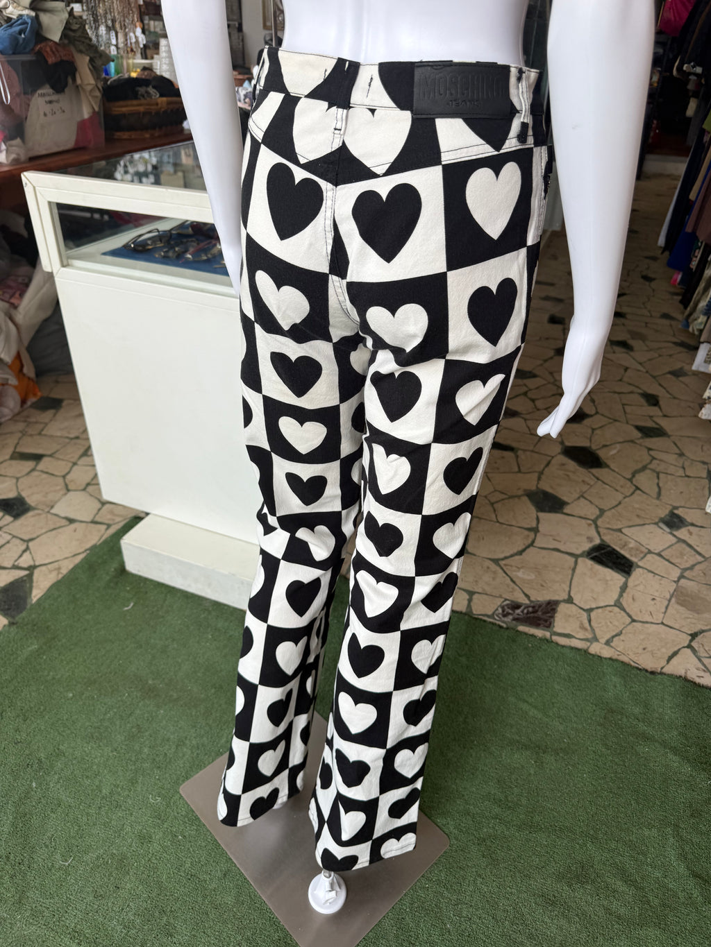 Jeans Moschino cuori bianchi e neri 90s
