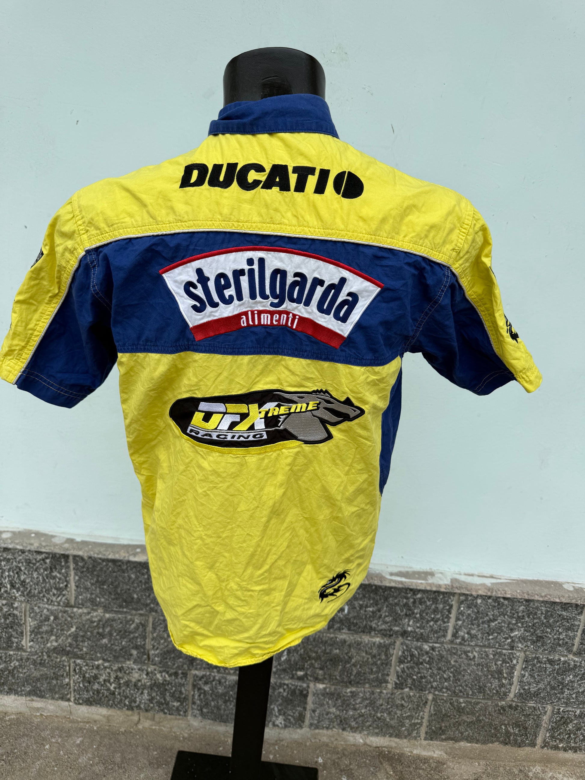 Camicia sportiva ciclista con ricami sponsor